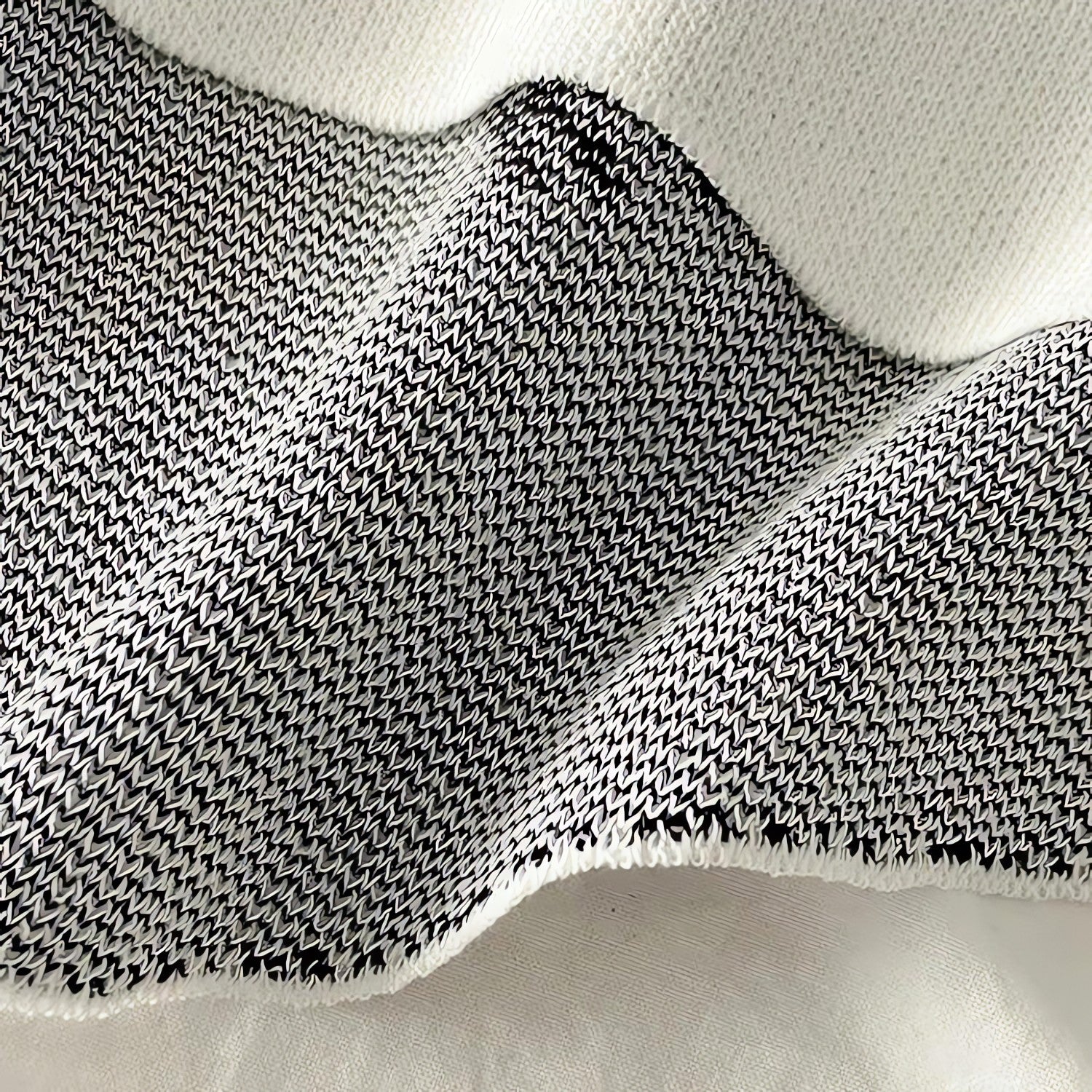 Asymmetric Heart Knitted Crop Top - KAYSMAR