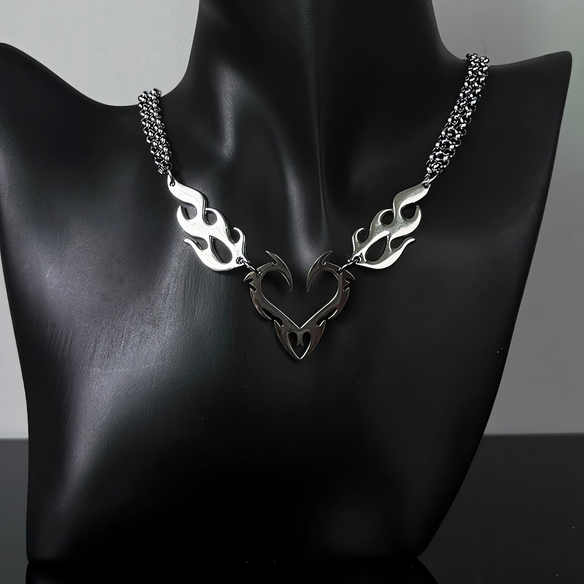 Cyberpunk Flame Heart Necklace - KAYSMAR