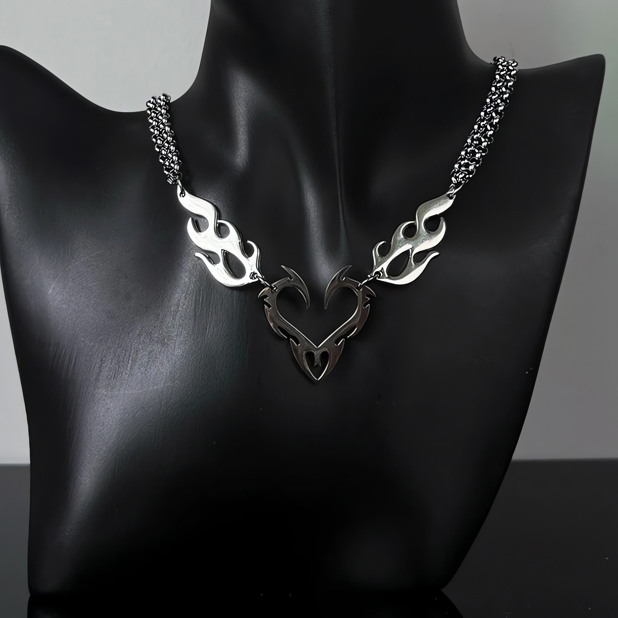 Cyberpunk Flame Heart Necklace - KAYSMAR