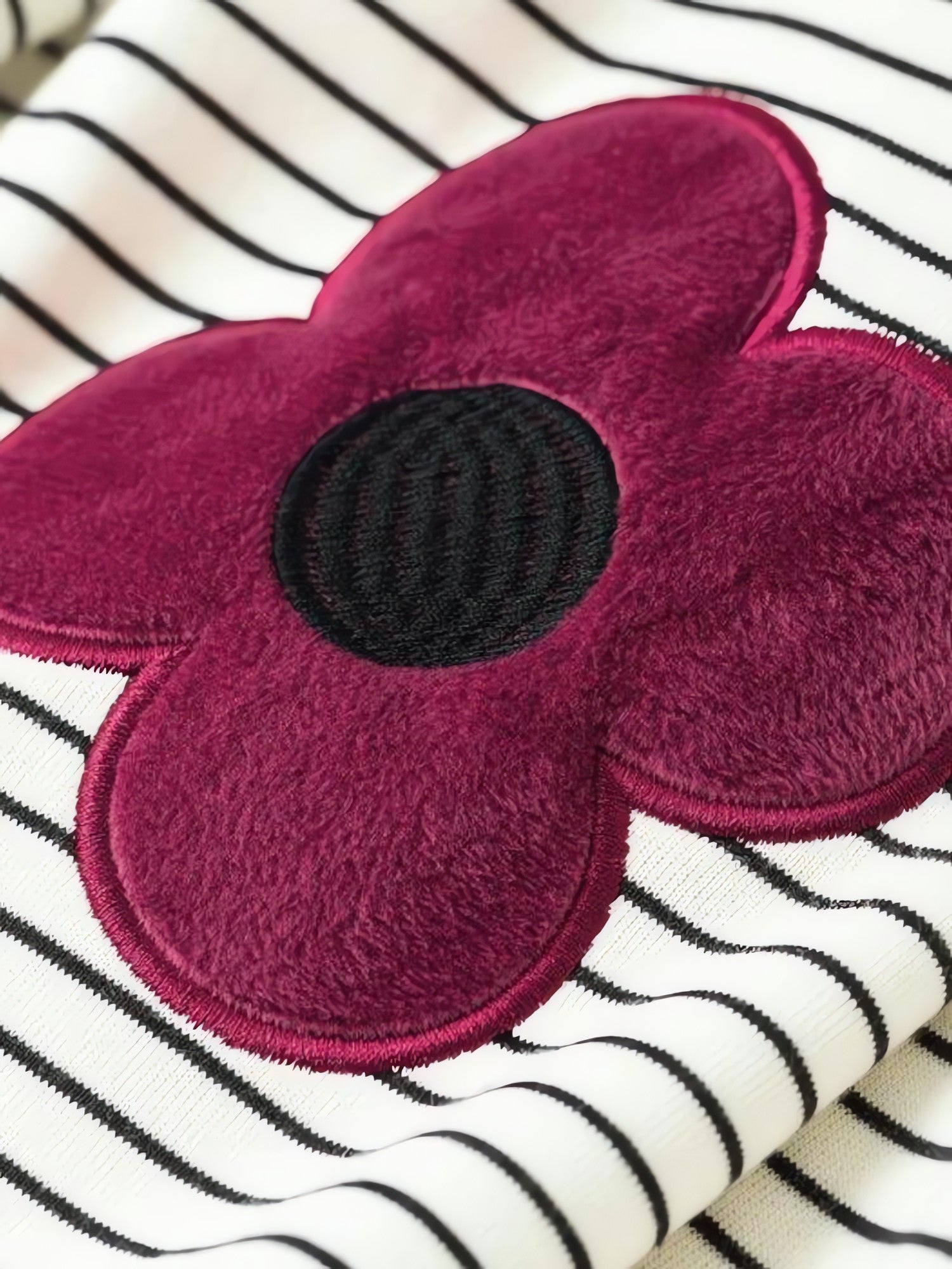 Daisy Embroidered Striped Sweatshirt - KAYSMAR