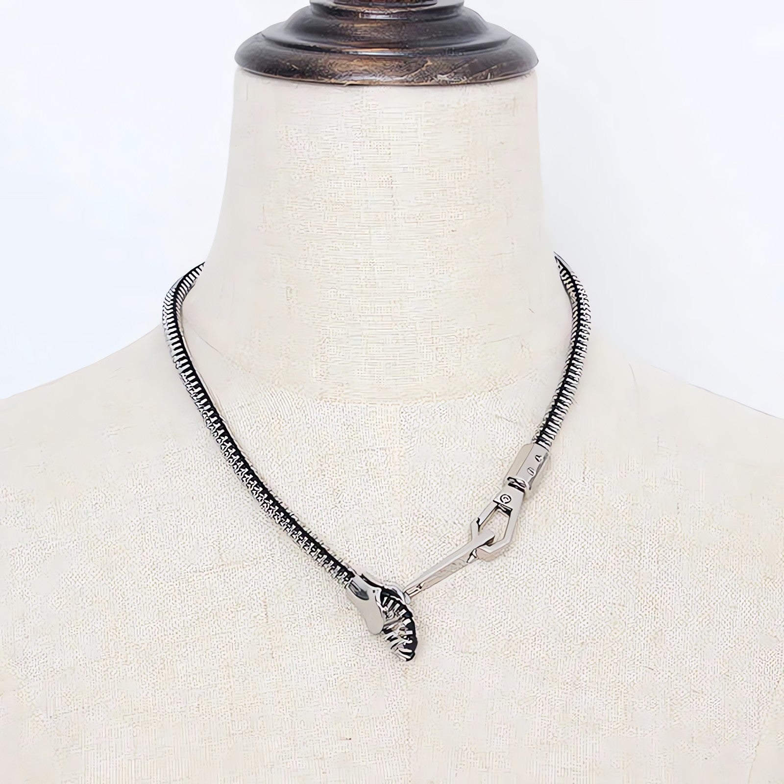Edgy Adjustable Zipper Necklace - KAYSMAR