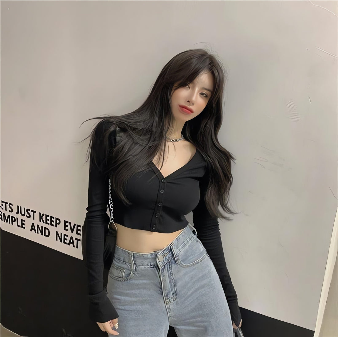 Extra Long Sleeves Buttoned Crop Top - KAYSMAR