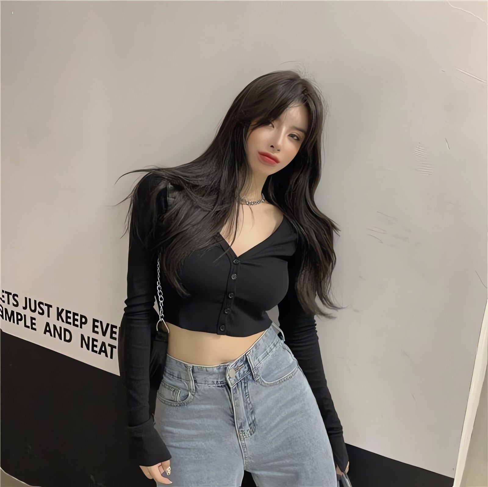 Extra Long Sleeves Buttoned Crop Top - KAYSMAR