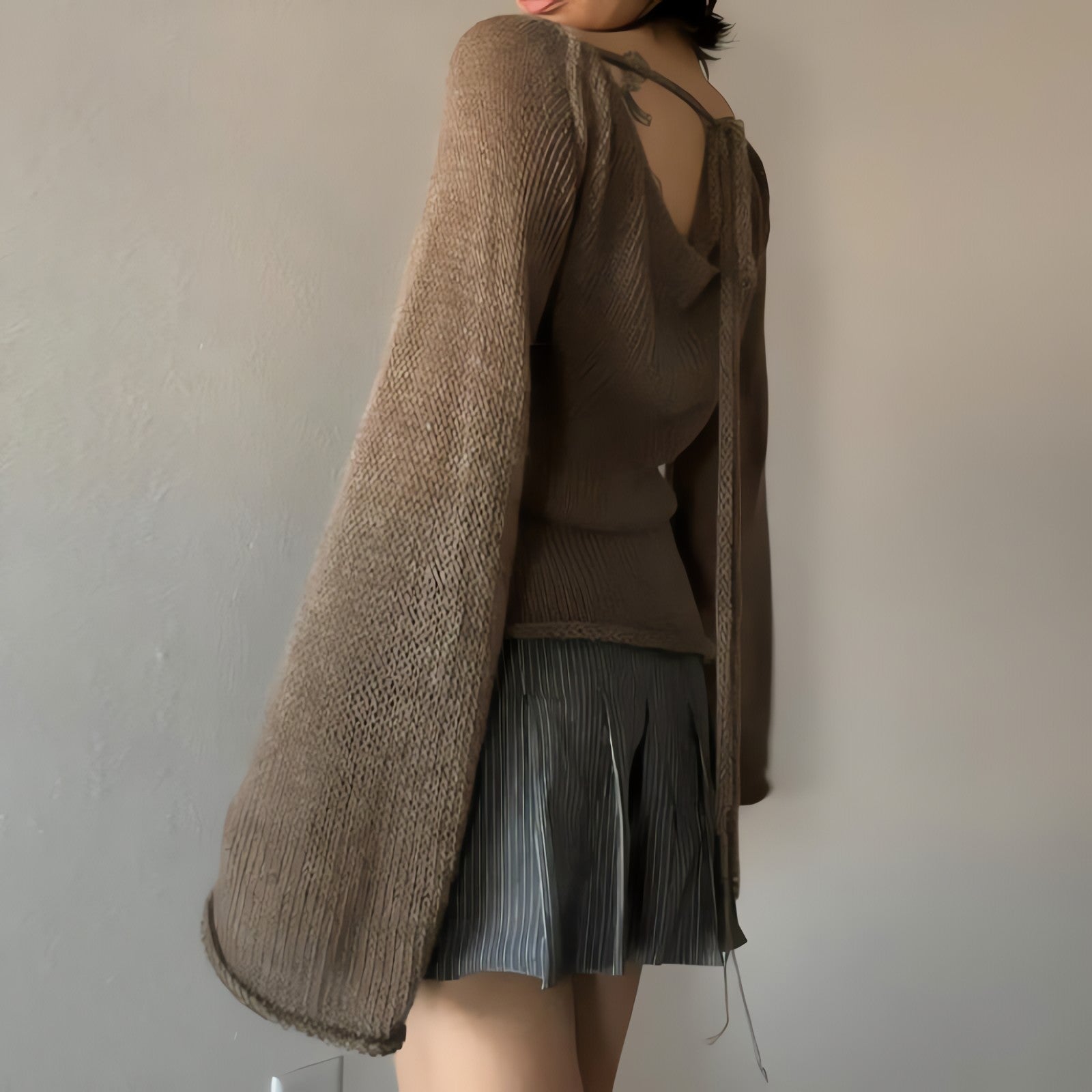 Flare Sleeved Knit Backless Top - KAYSMAR