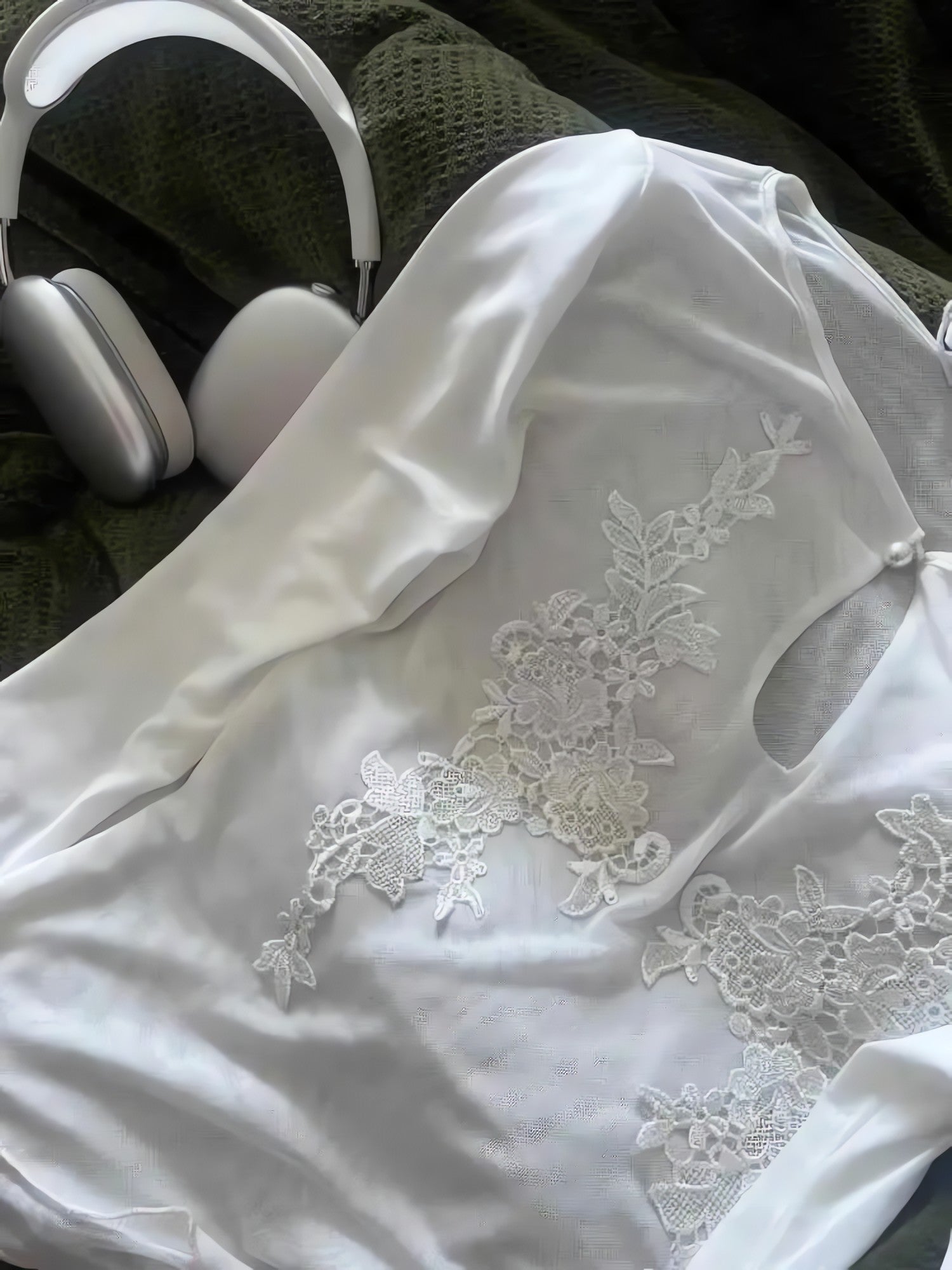 Floral Embroidered Mesh Top - KAYSMAR