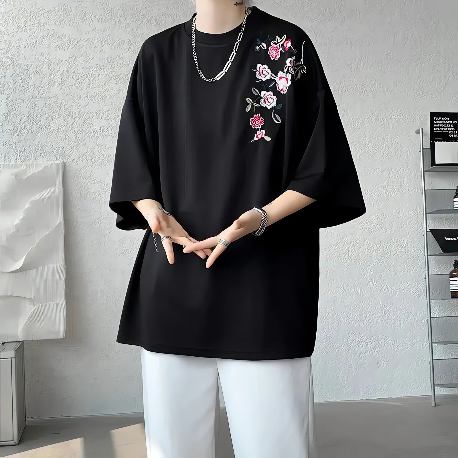 Floral Embroidered Tee - KAYSMAR