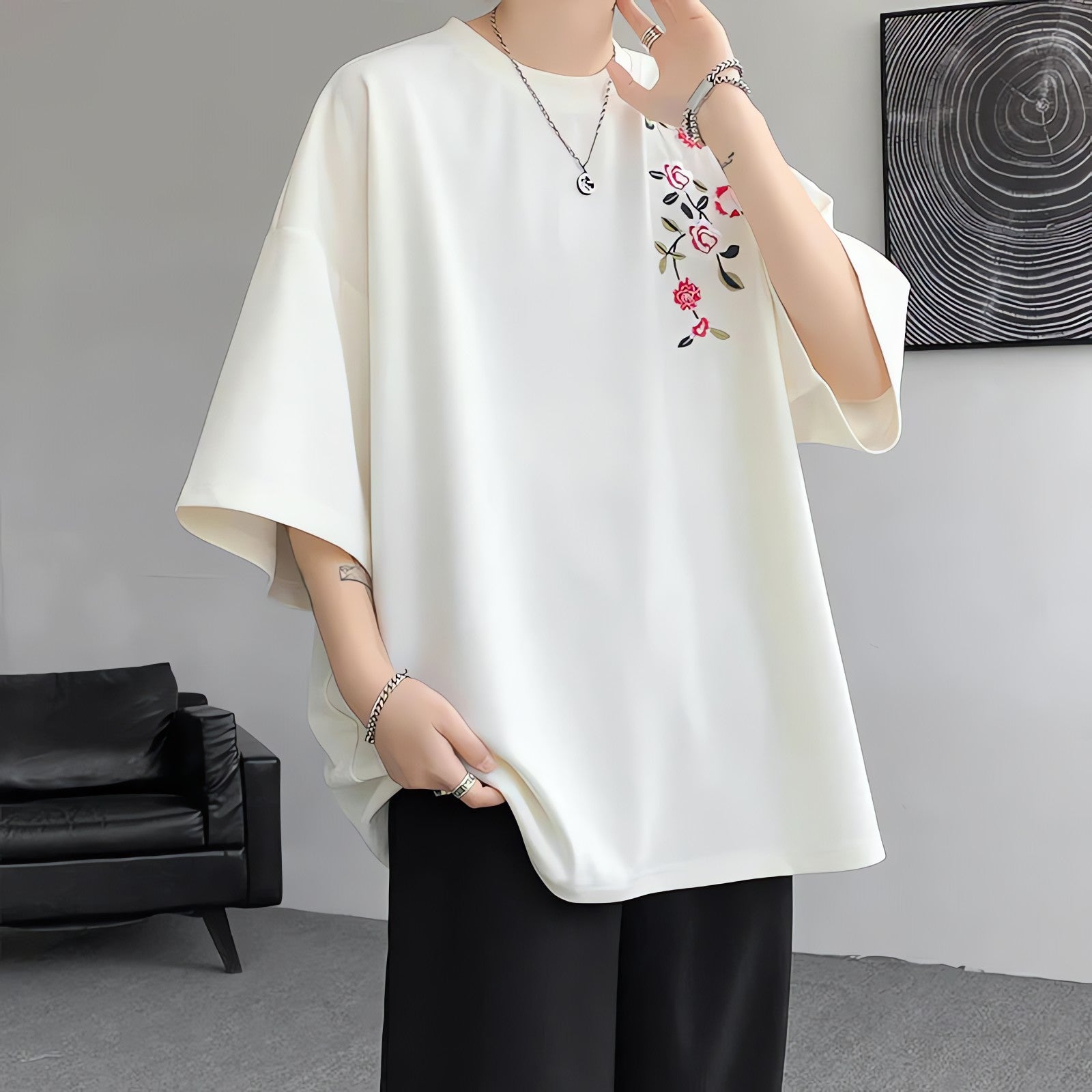 Floral Embroidered Tee - KAYSMAR