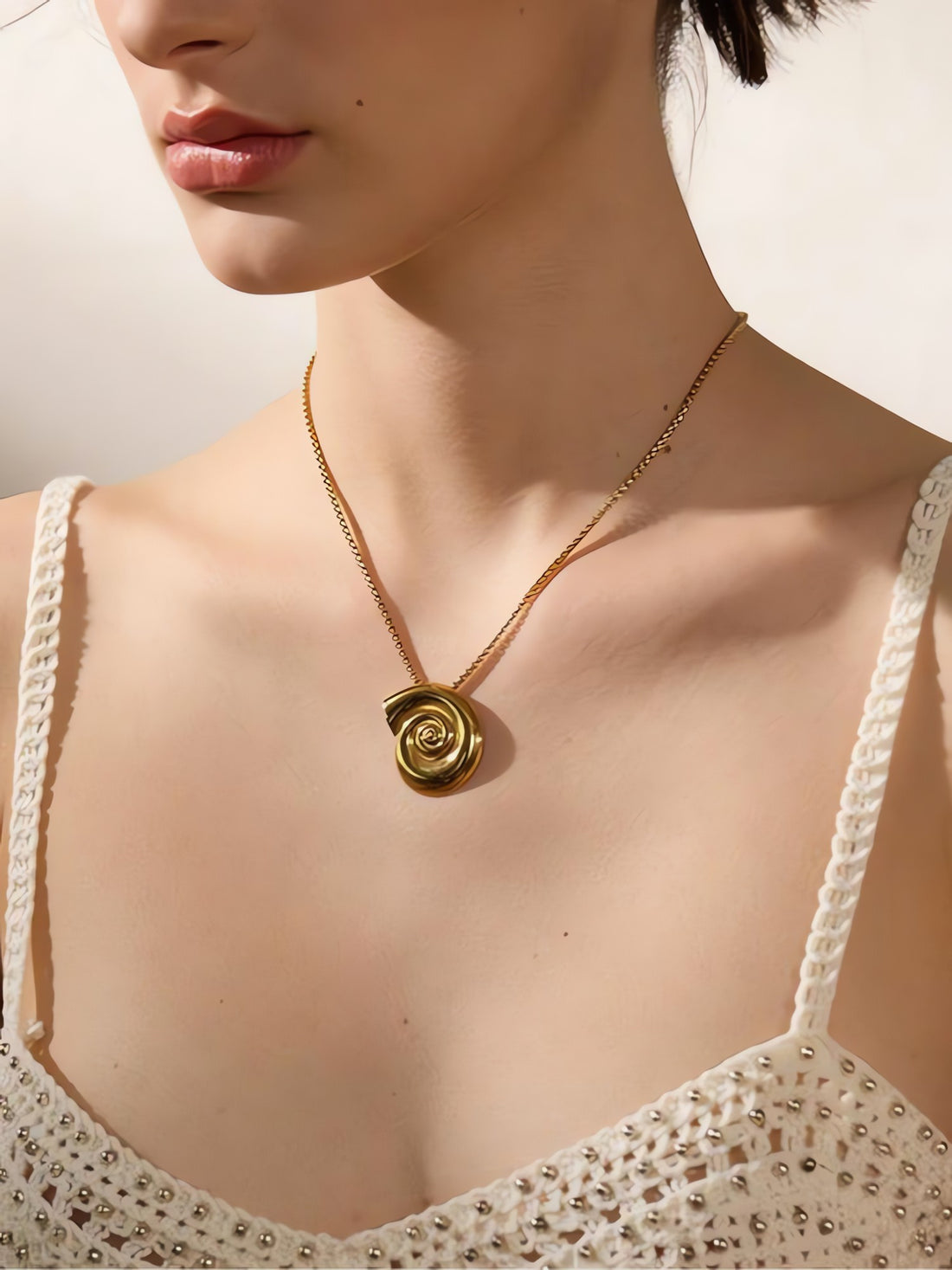 Gold Sea Shell Necklace & Earrings - KAYSMAR