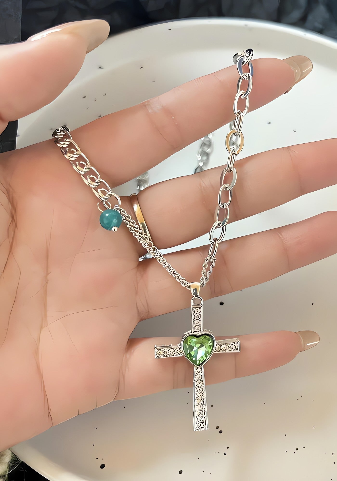 Goth Shiny Heart Cross Necklace - KAYSMAR