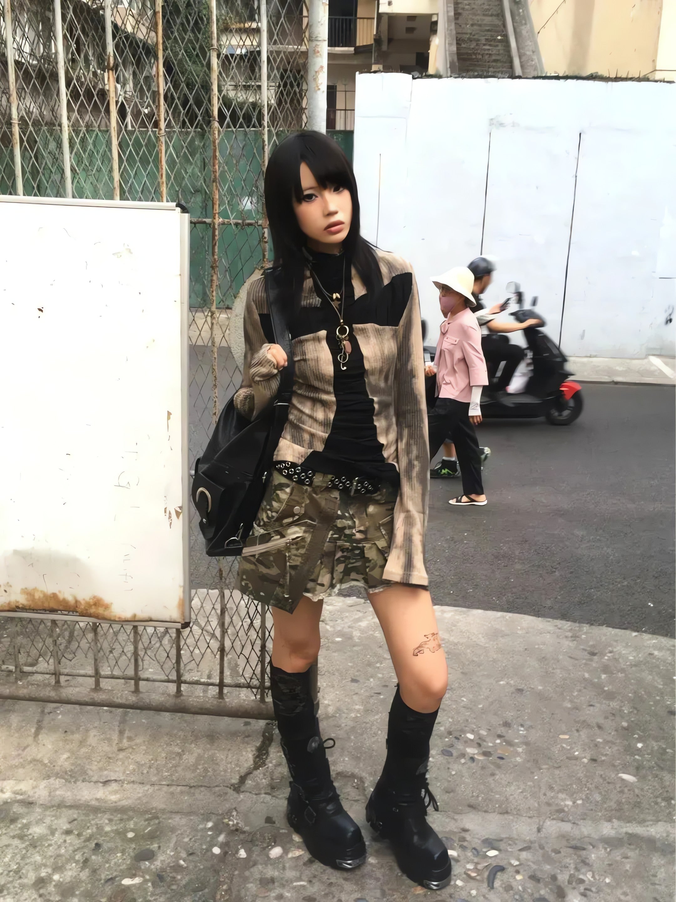 Grunge Cross Path Ribbed Top - KAYSMAR