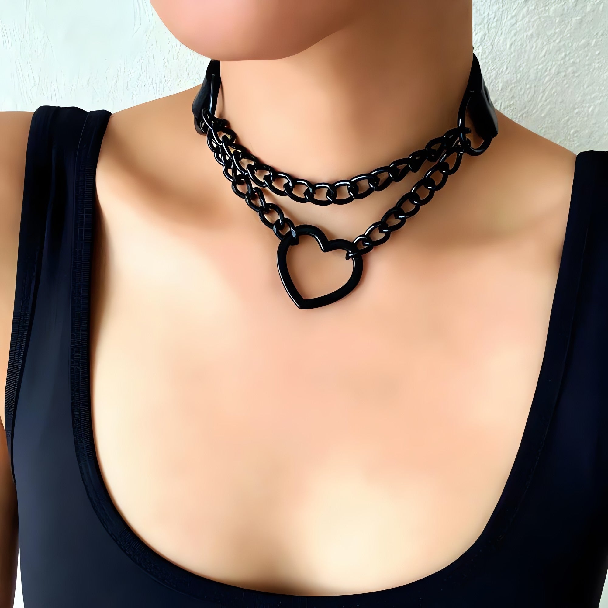 Grunge Heart Belted Choker Necklace - KAYSMAR