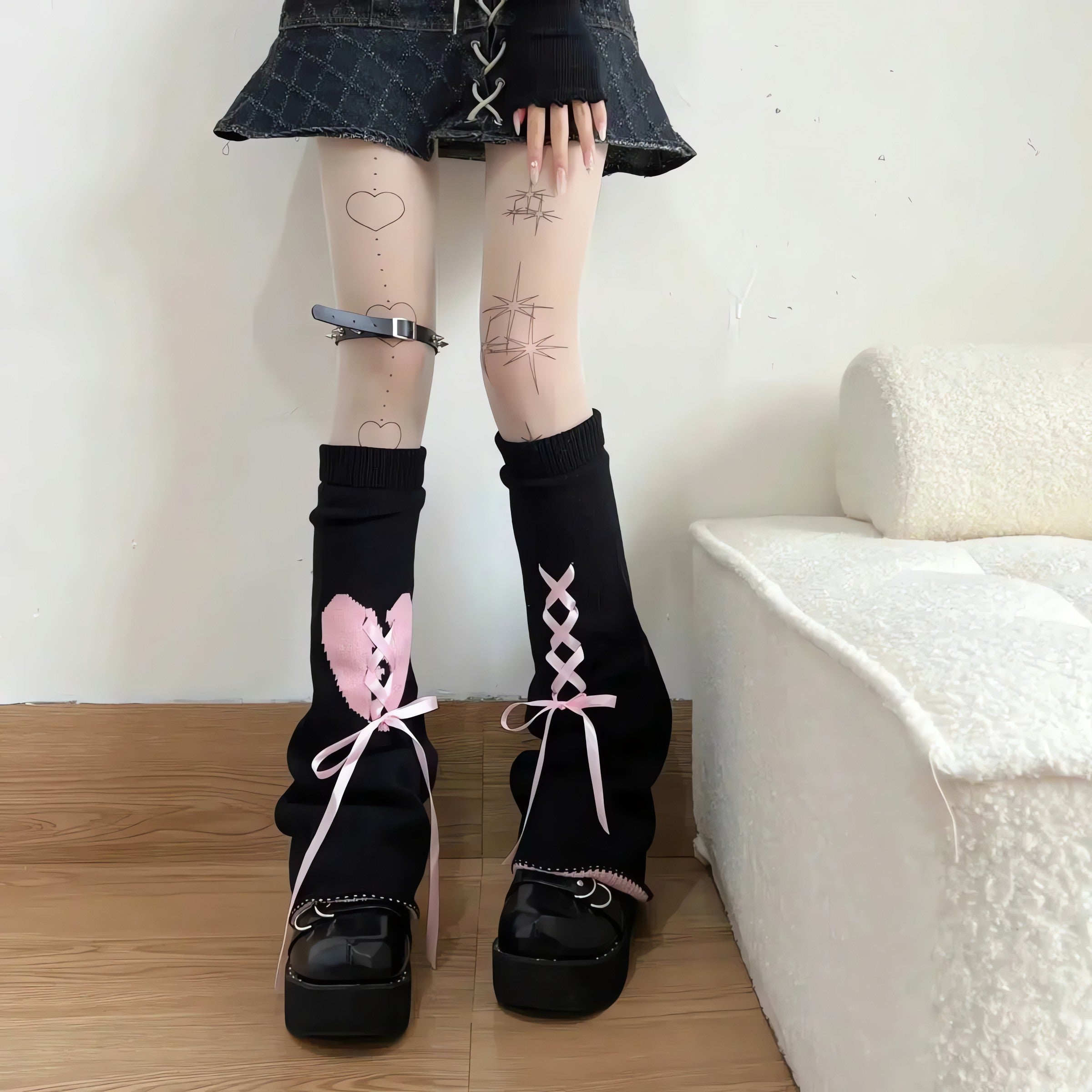 Pastel Goth Broken Heart Lace Up Leg Warmers - KAYSMAR