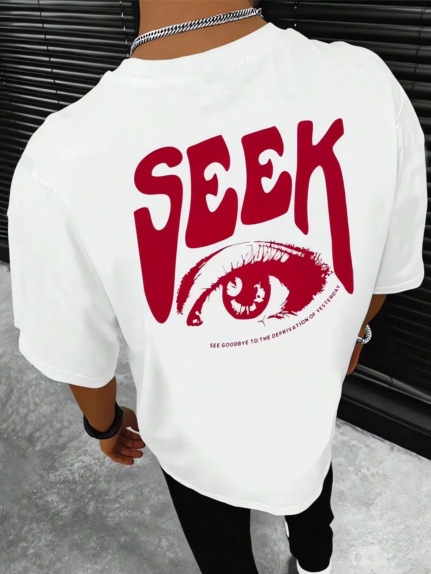 Seek Graphic Tee - KAYSMAR