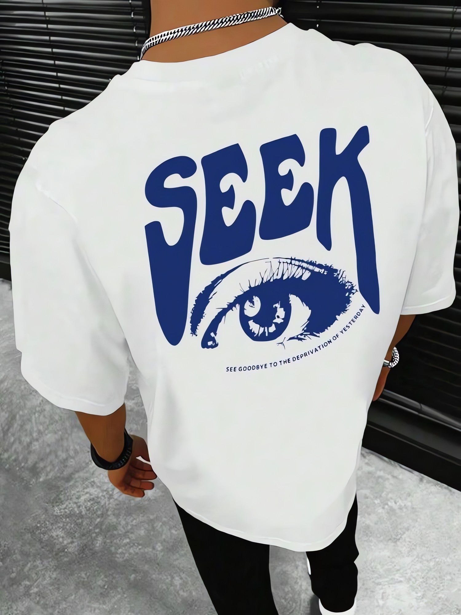 Seek Graphic Tee - KAYSMAR