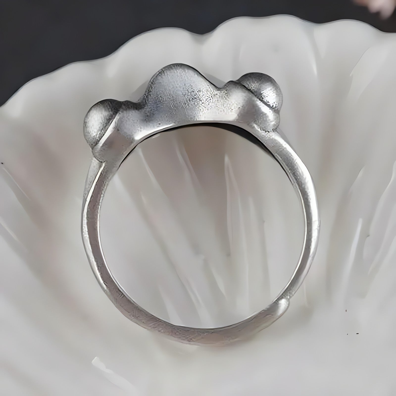 Sleeping Frog Ring - KAYSMAR