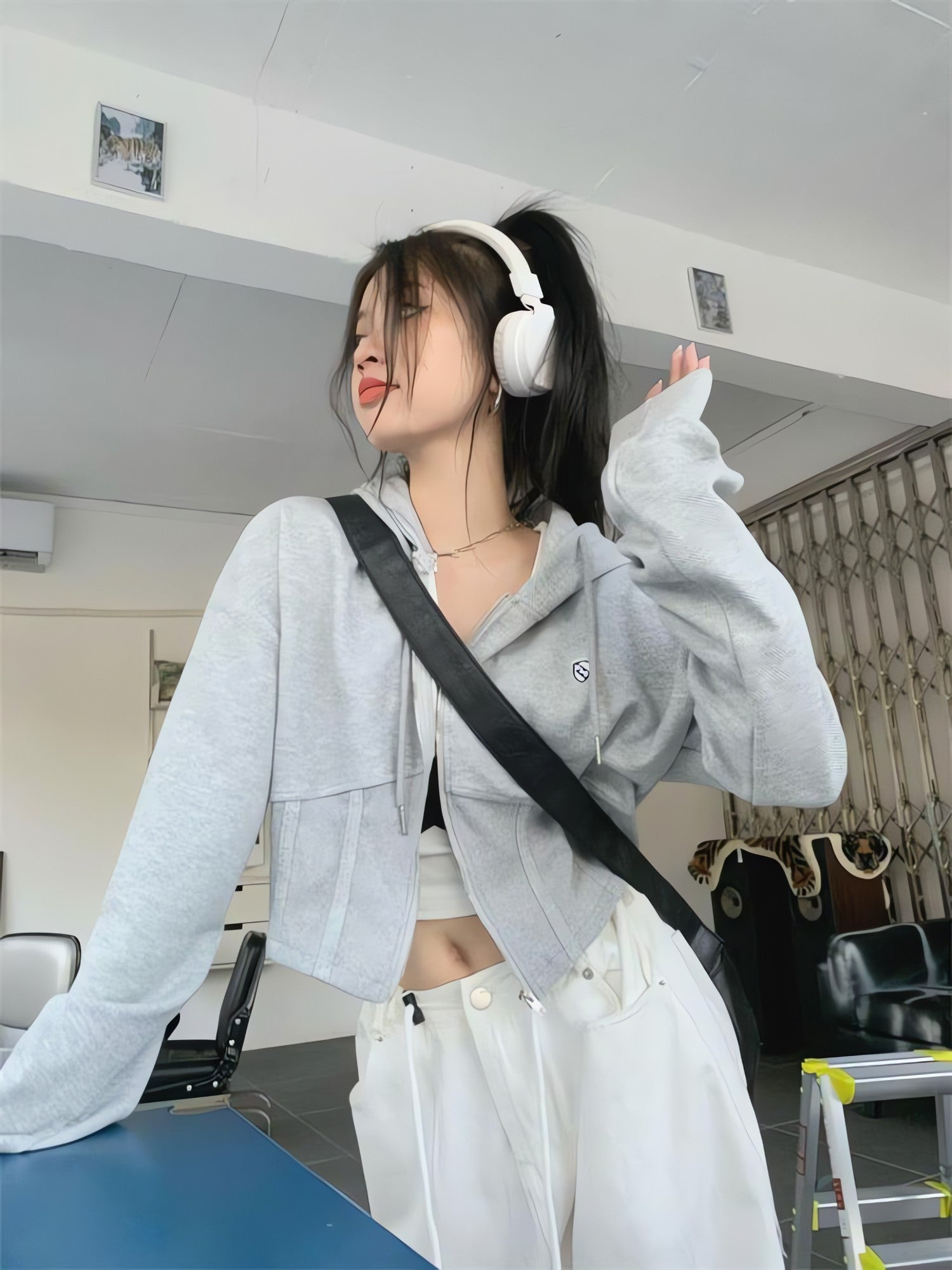 Soft Girl Cropped Hoodie - KAYSMAR