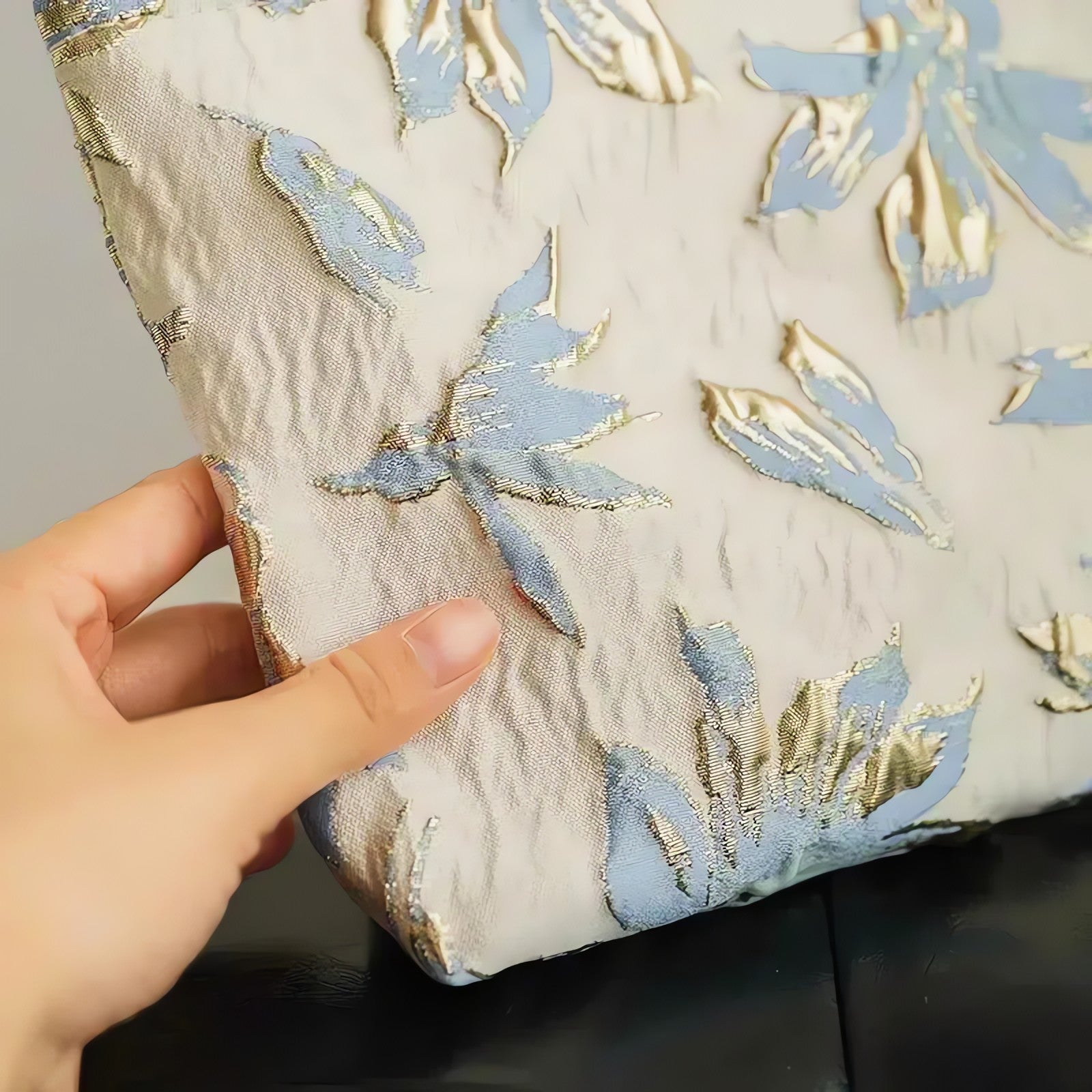 Soft Girl Gold Flower Makeup Bag - KAYSMAR