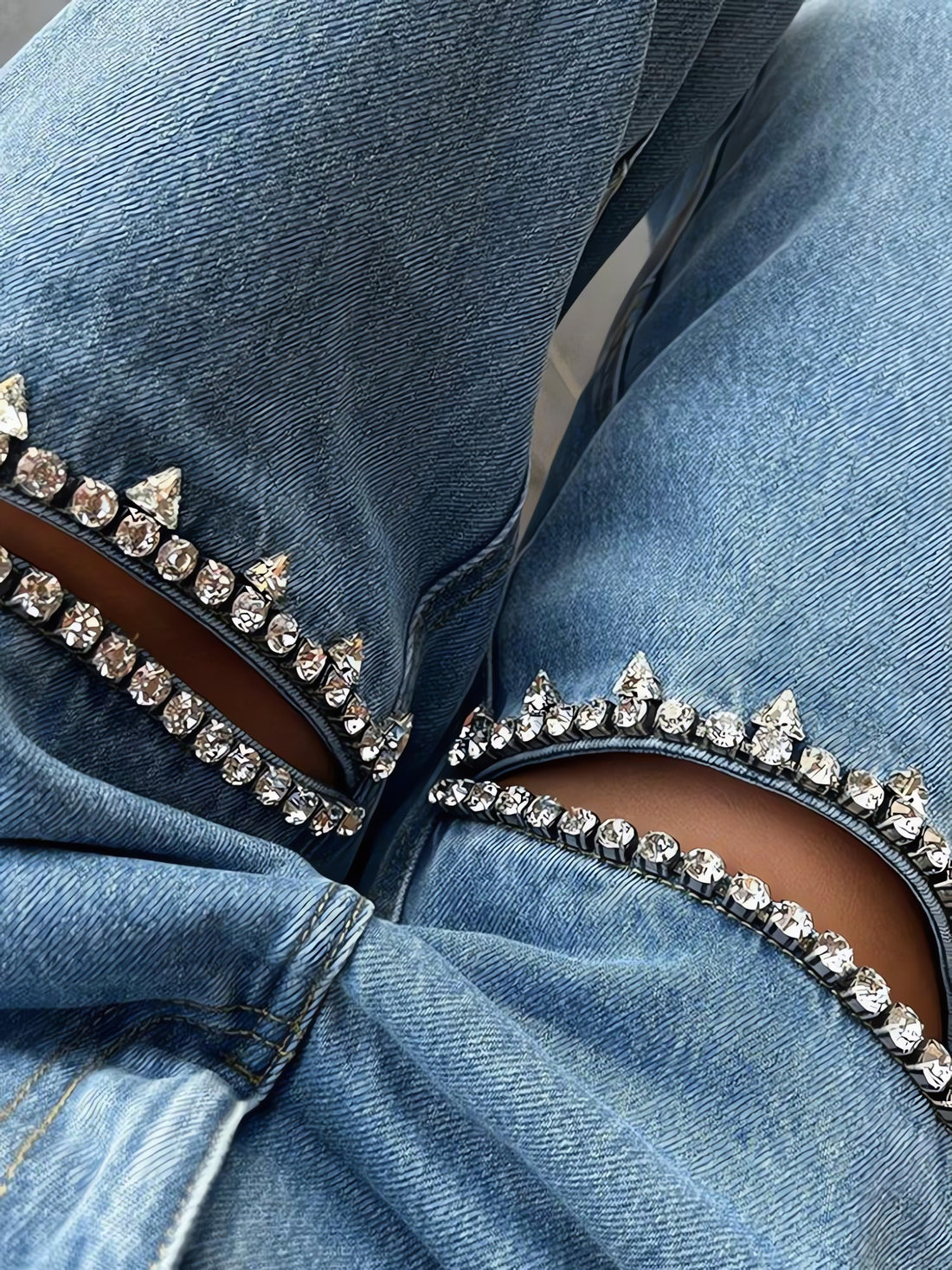 Baddie Embellished Cut-Out Jeans - KAYSMAR