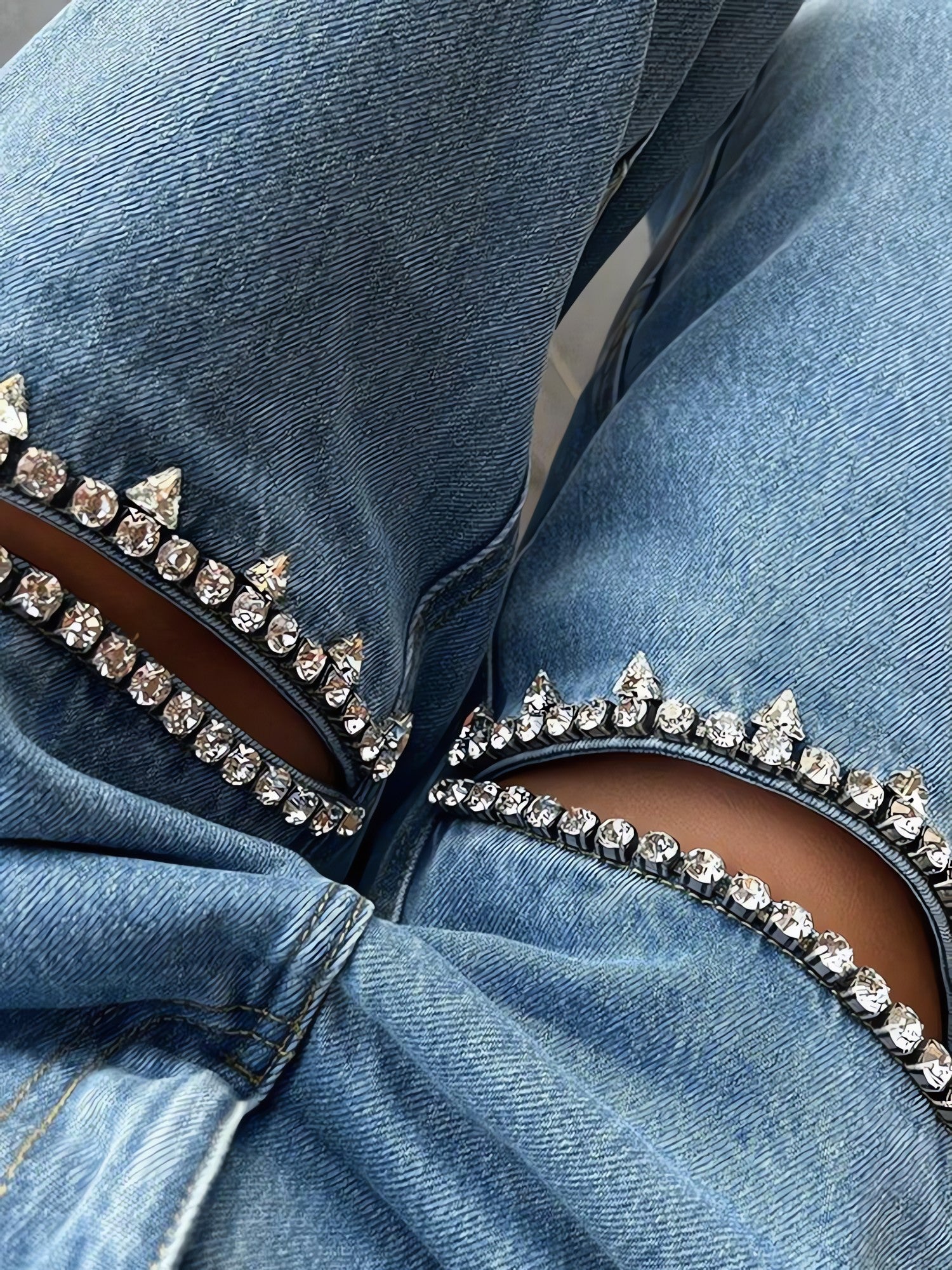 Baddie Embellished Cut-Out Jeans - KAYSMAR
