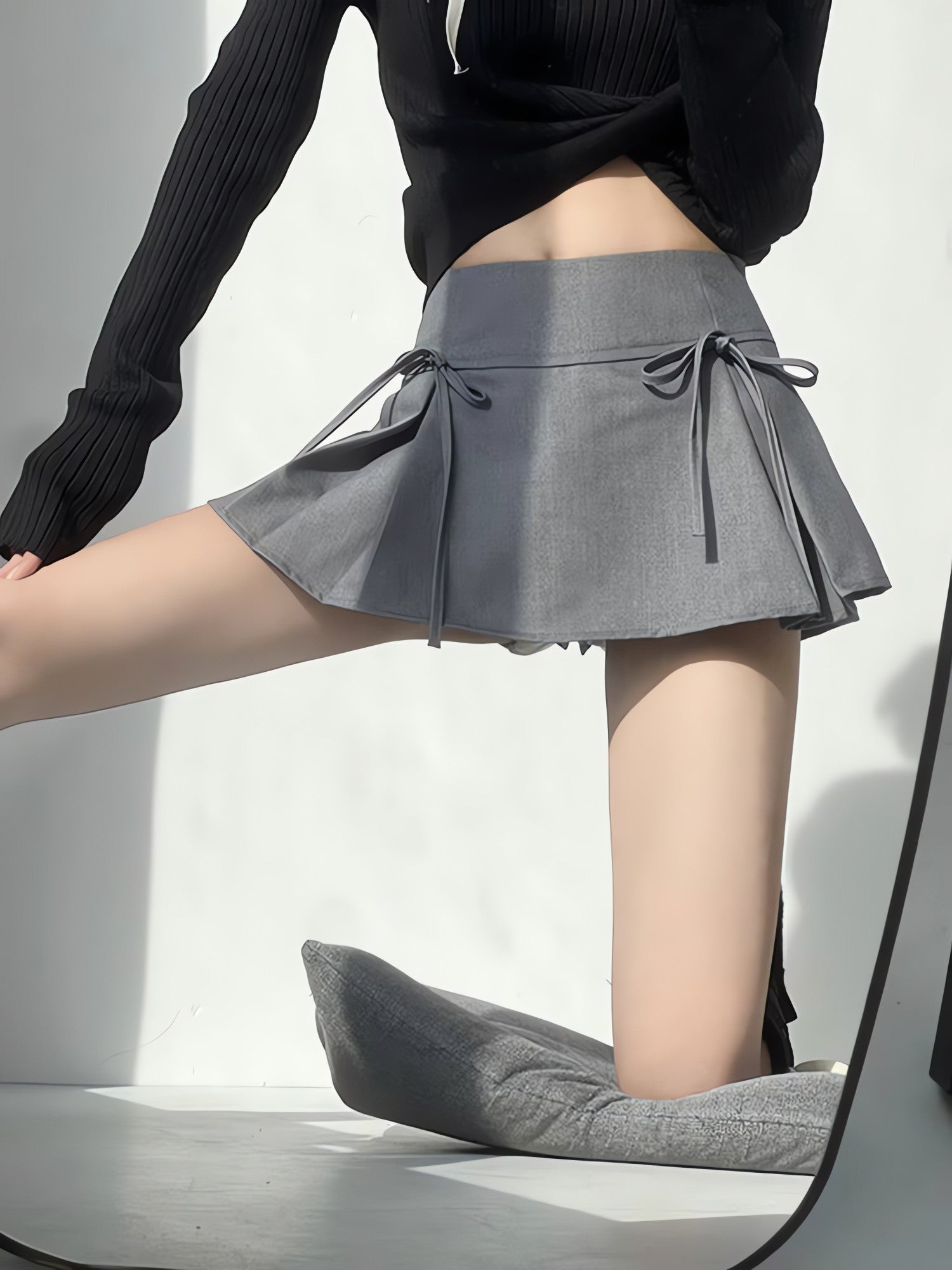 Bow Pleated Mini Skirt - KAYSMAR