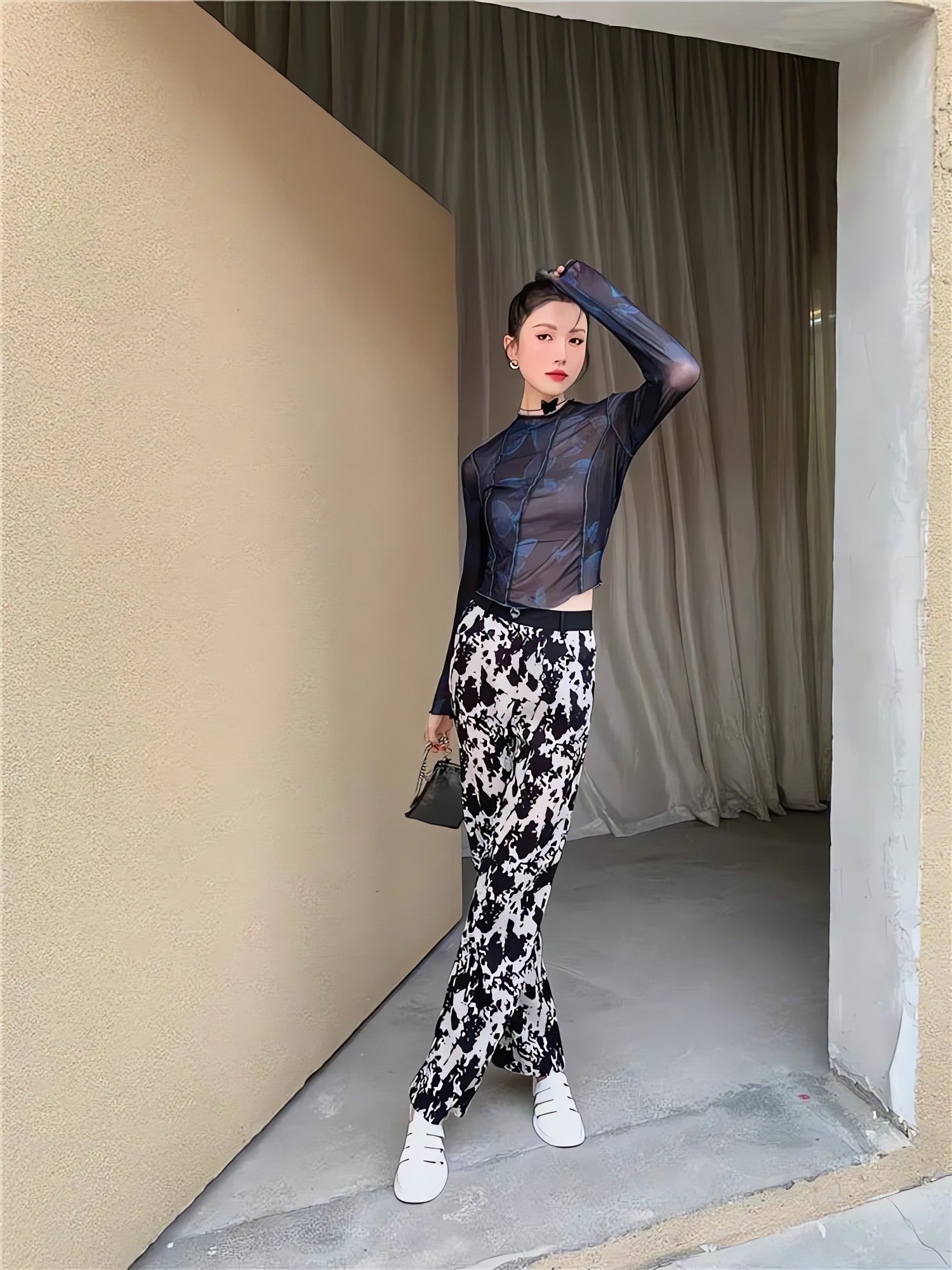 Butterfly Seam Detailed Mesh Top - KAYSMAR