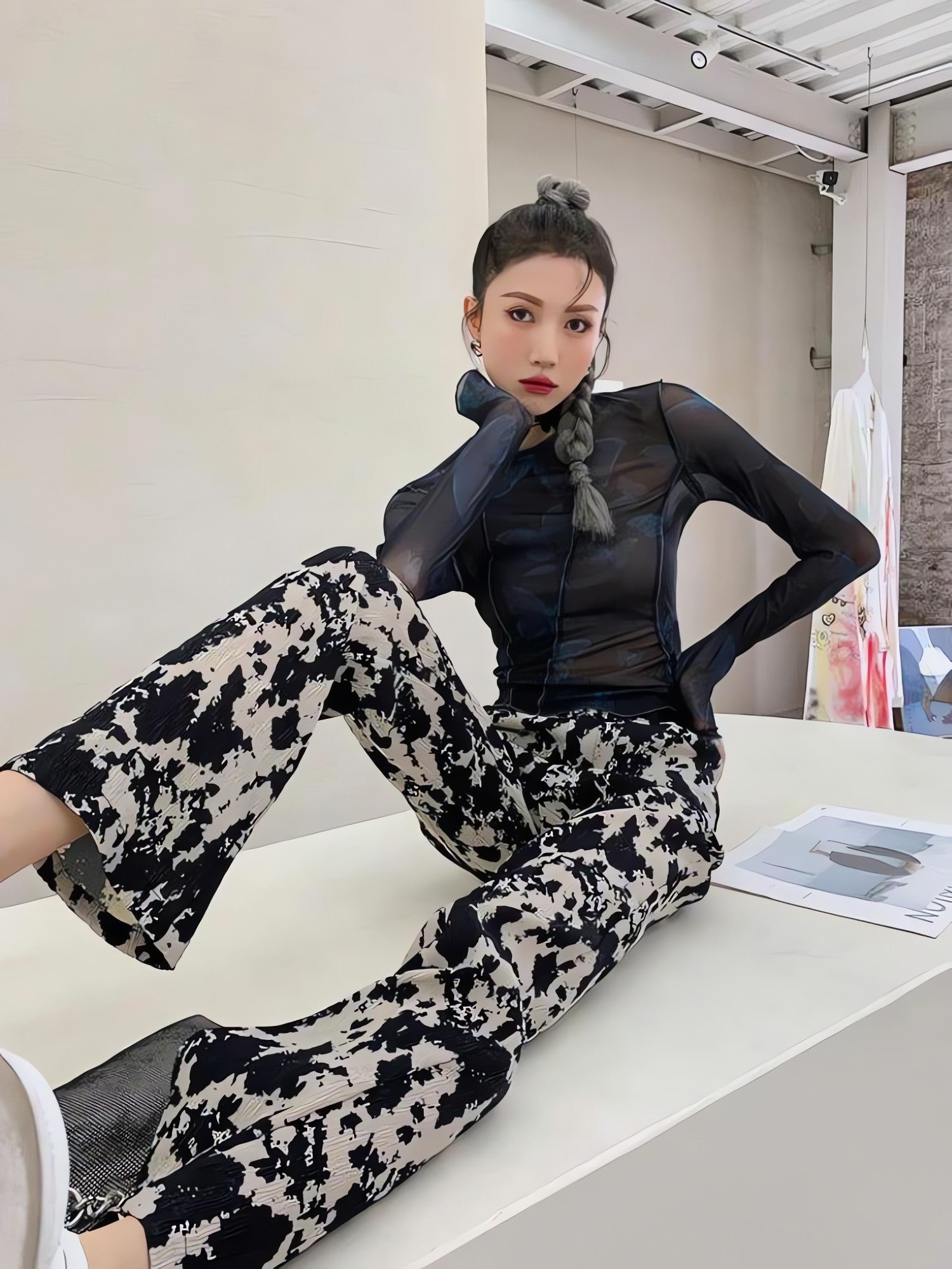 Butterfly Seam Detailed Mesh Top - KAYSMAR