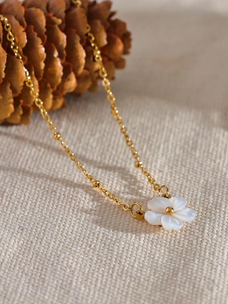 Flower Necklace - KAYSMAR