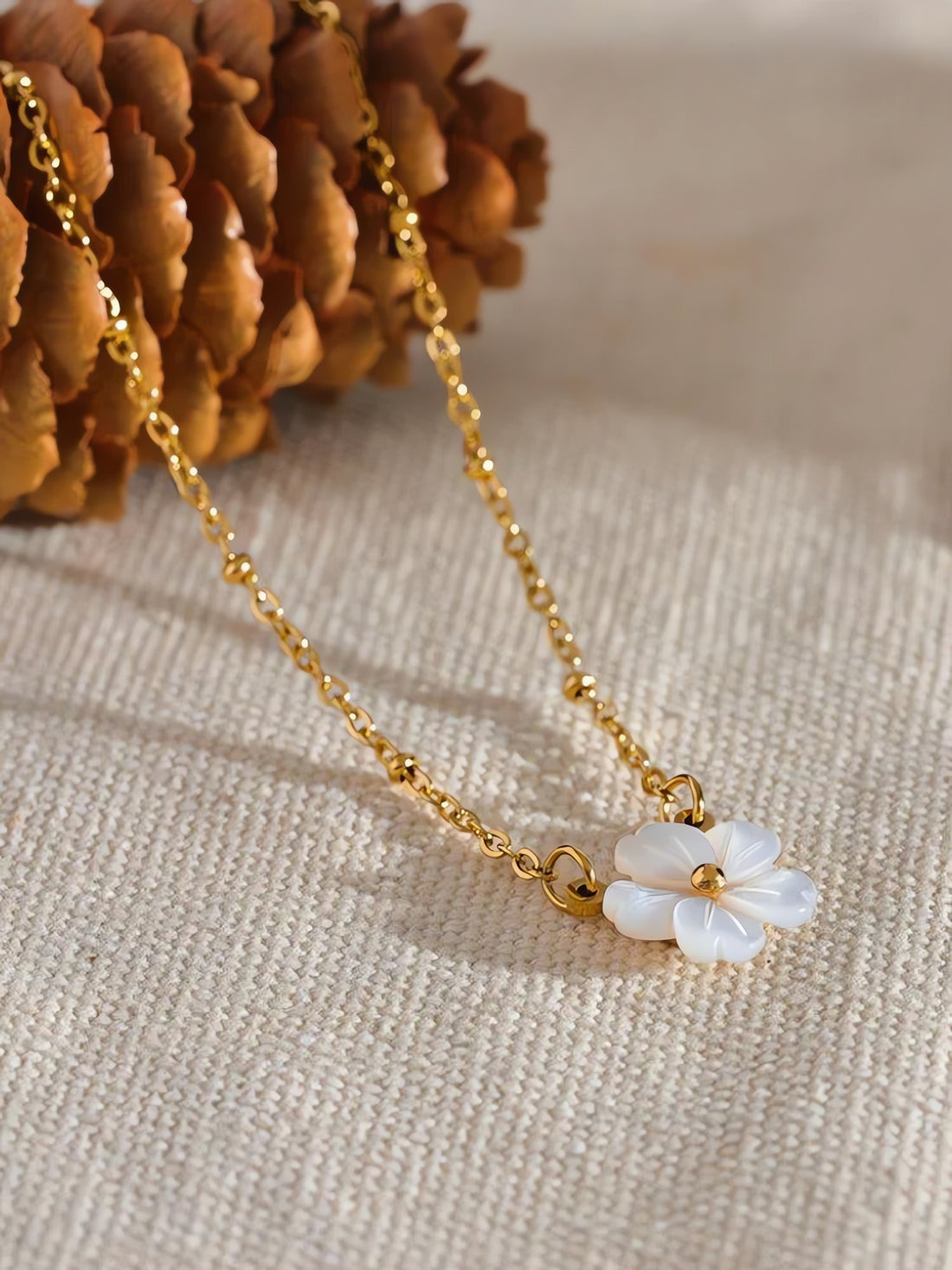 Flower Necklace - KAYSMAR