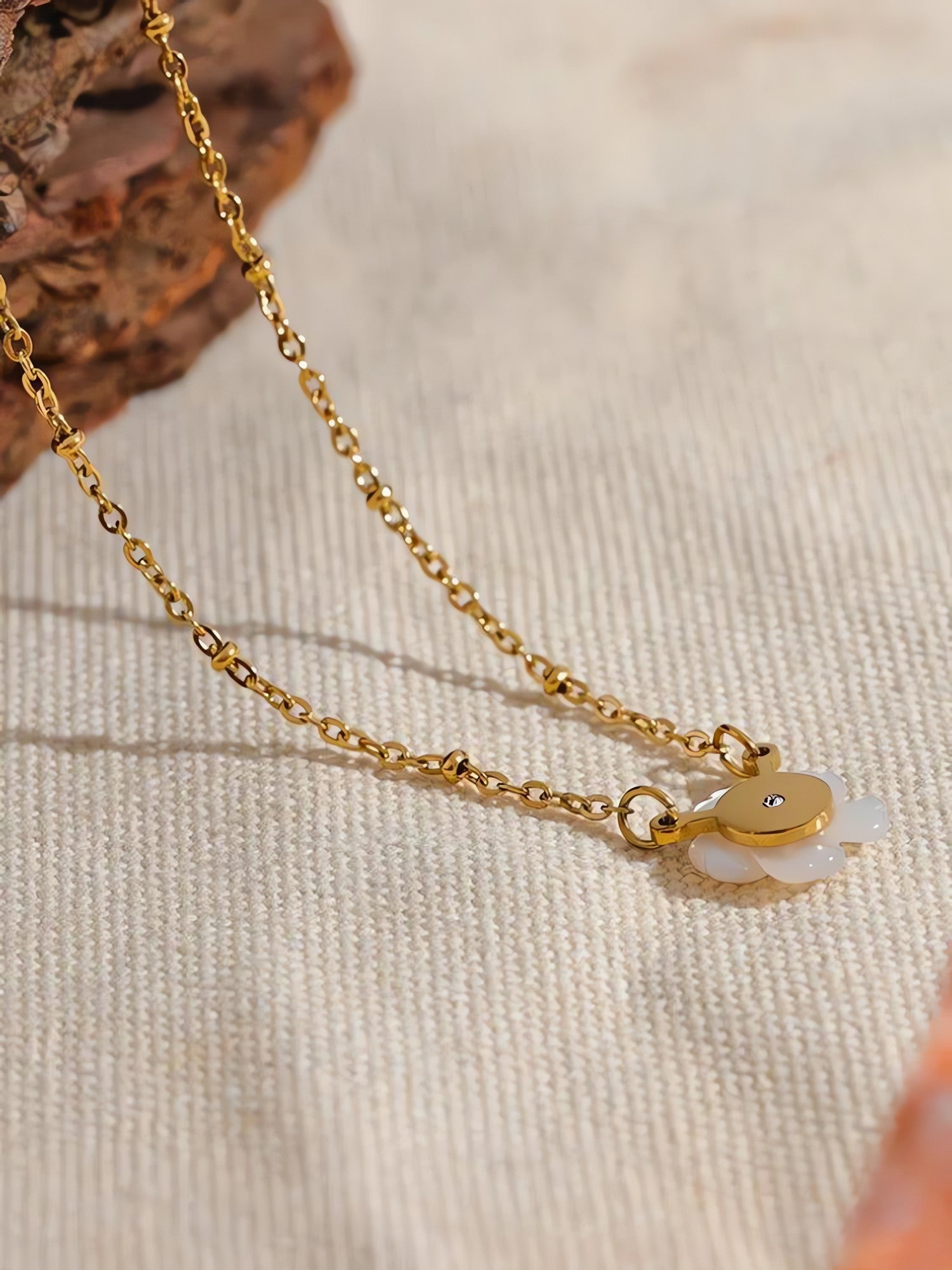 Flower Necklace - KAYSMAR