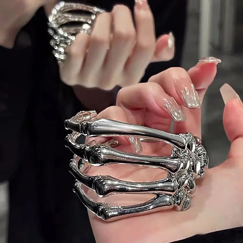 Goth Skeleton Hand Accessory - KAYSMAR