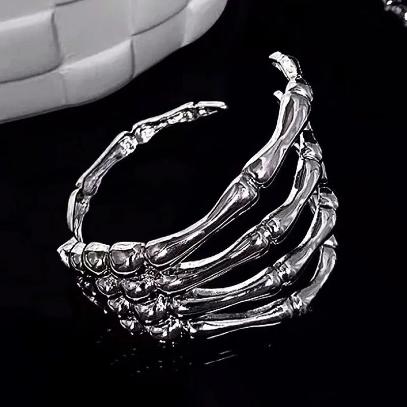 Goth Skeleton Hand Accessory - KAYSMAR
