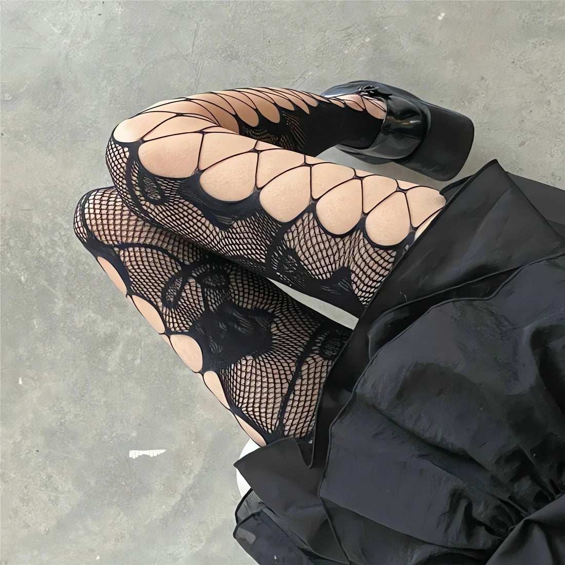 Goth Rose Fishnet Tights - KAYSMAR