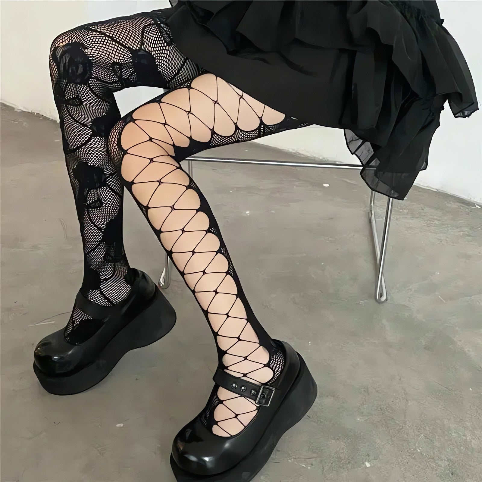 Goth Rose Fishnet Tights - KAYSMAR