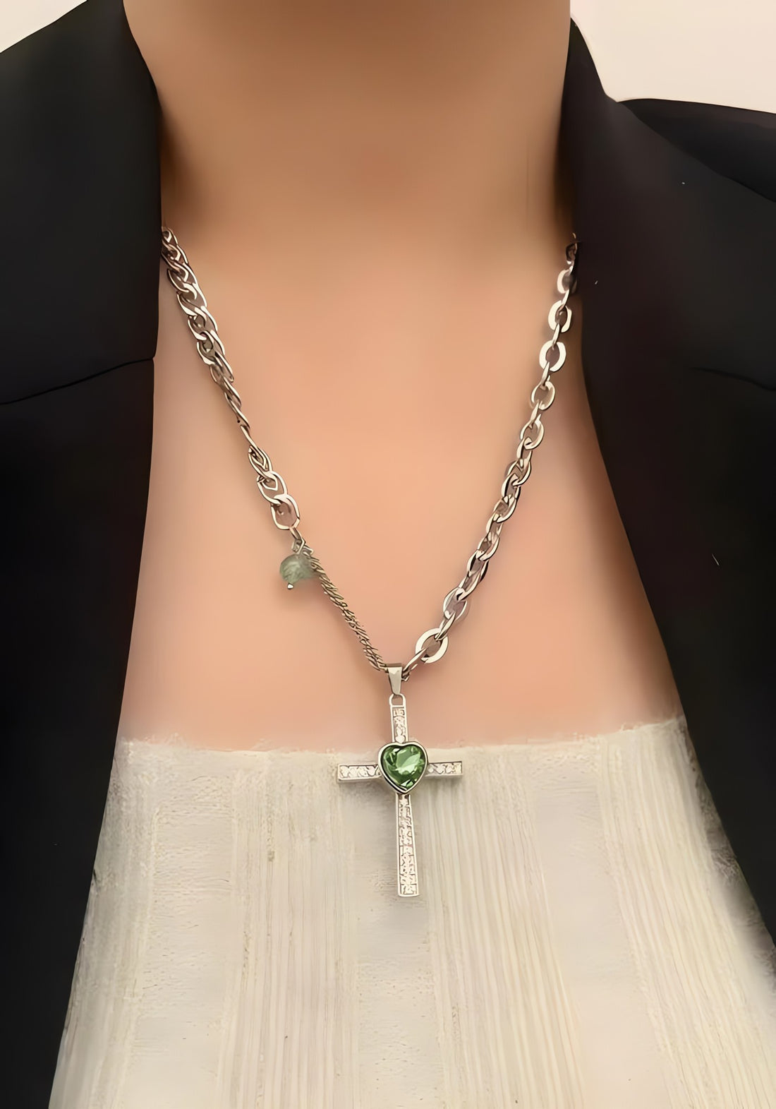 Goth Shiny Heart Cross Necklace - KAYSMAR