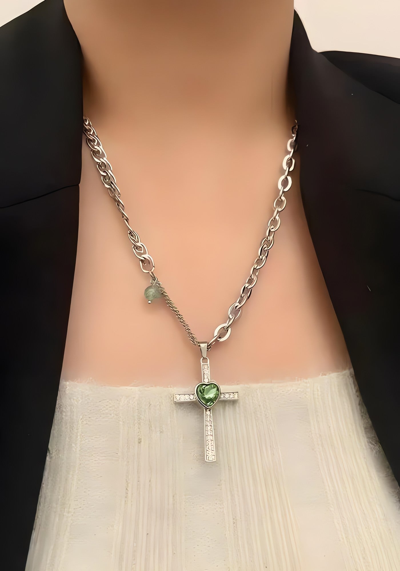 Goth Shiny Heart Cross Necklace - KAYSMAR