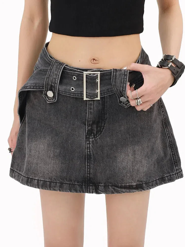 Grunge Buttoned Belt Loop Mini Skort - KAYSMAR