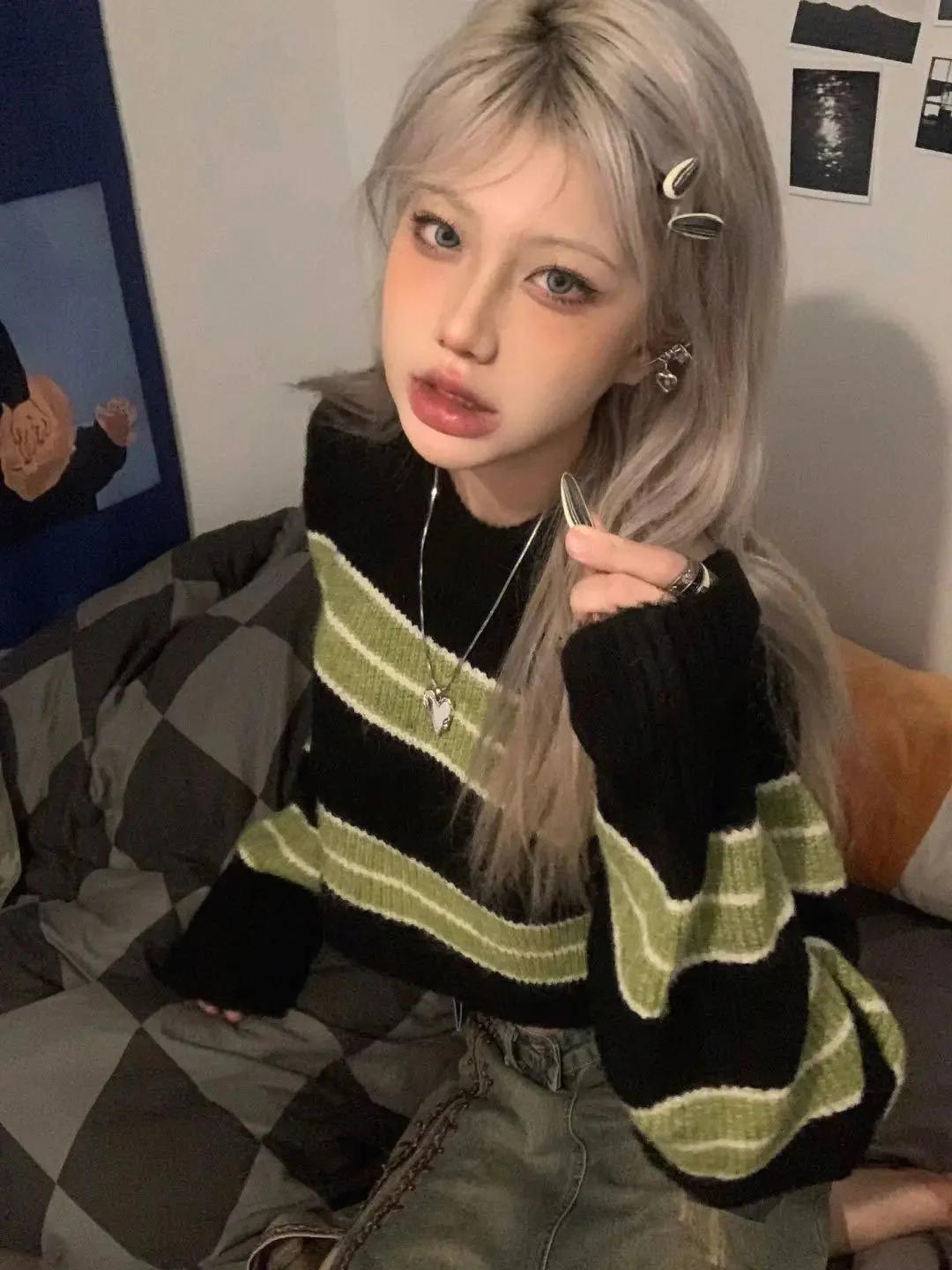 Grunge Green Striped Crop Sweater - KAYSMAR