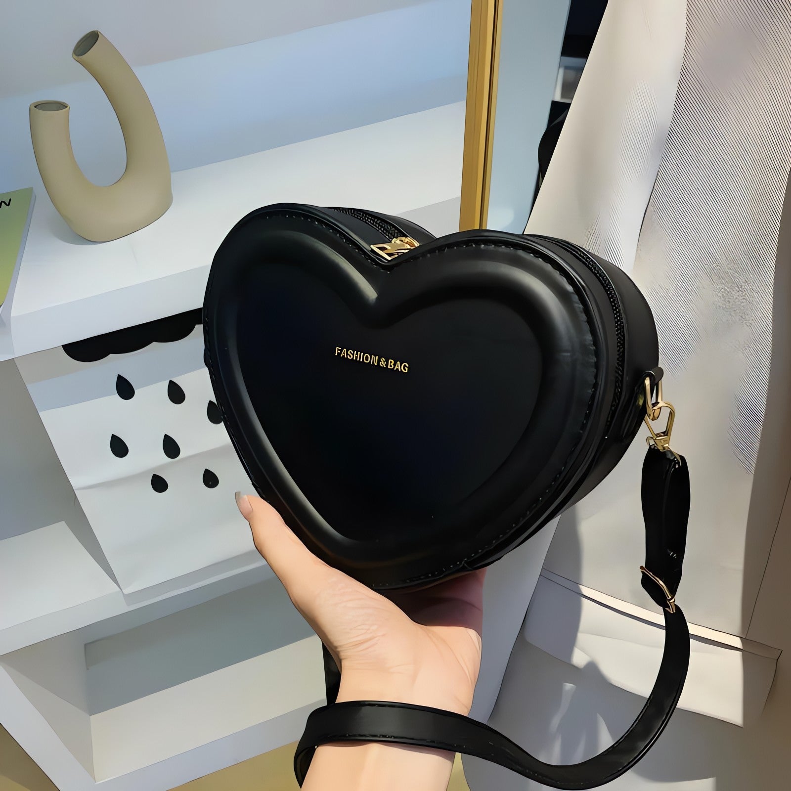 Heart Crossbody Bag - KAYSMAR