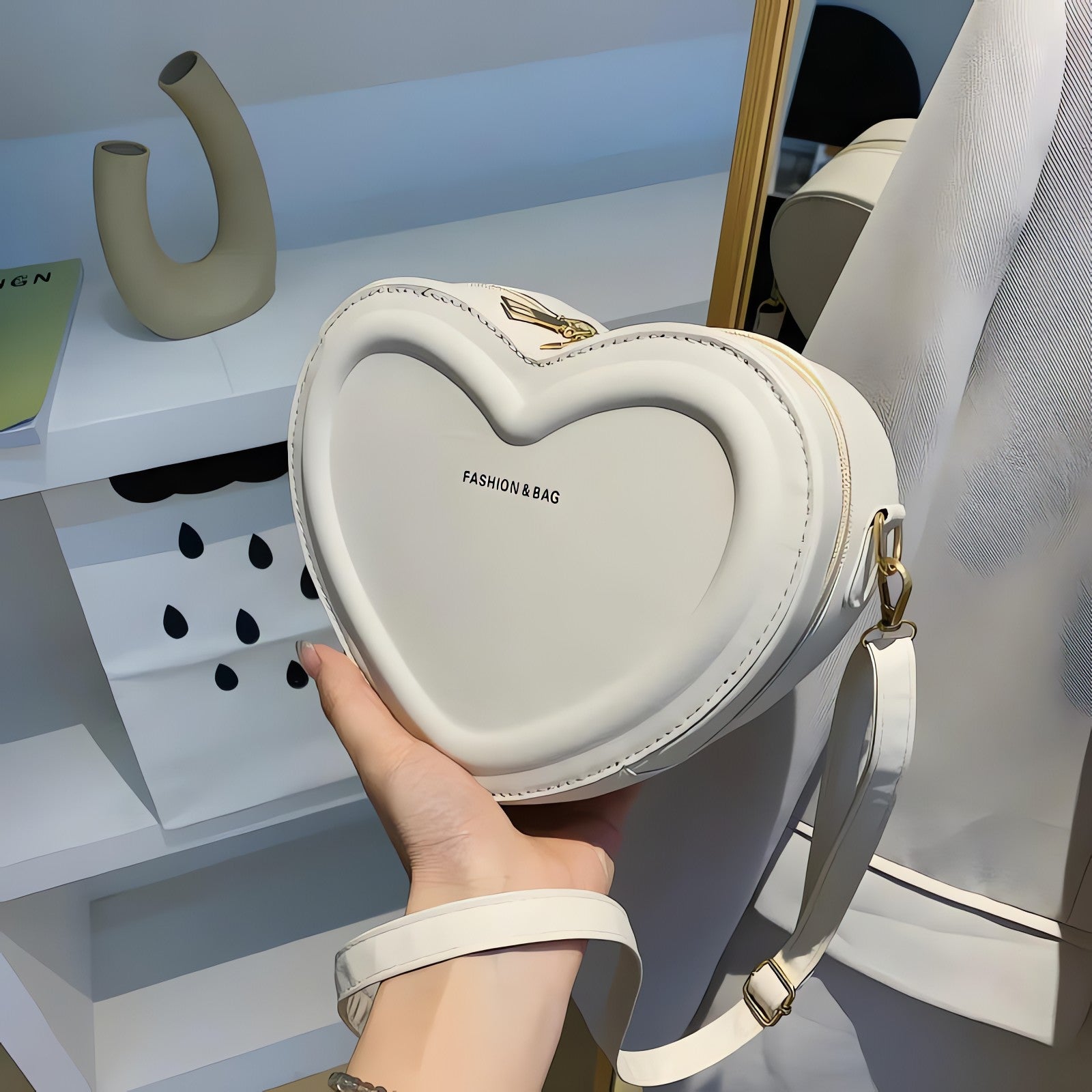 Heart Crossbody Bag - KAYSMAR