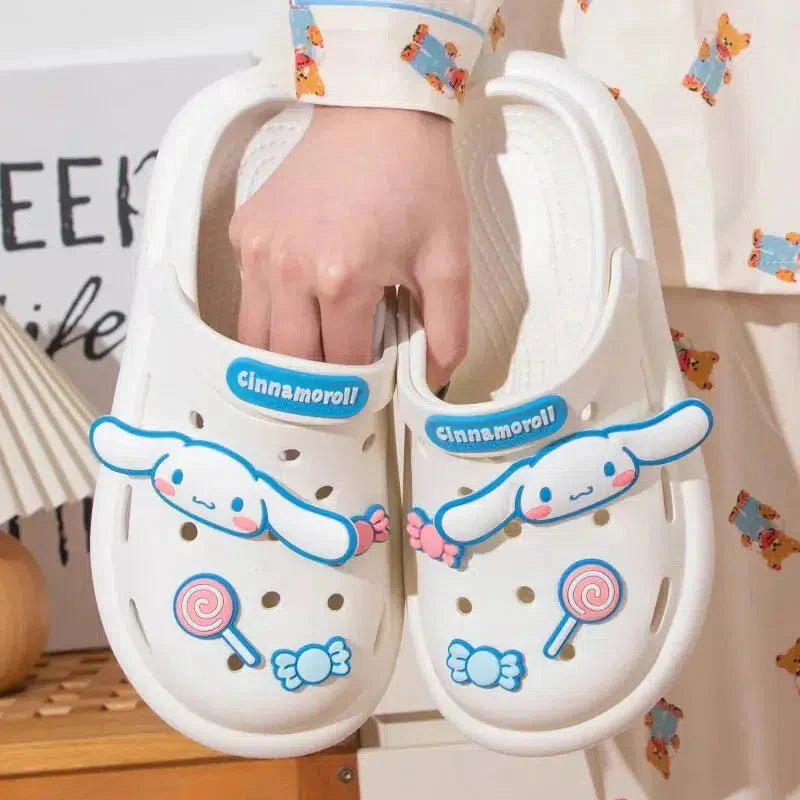 Hello Kitty Slippers - KAYSMAR