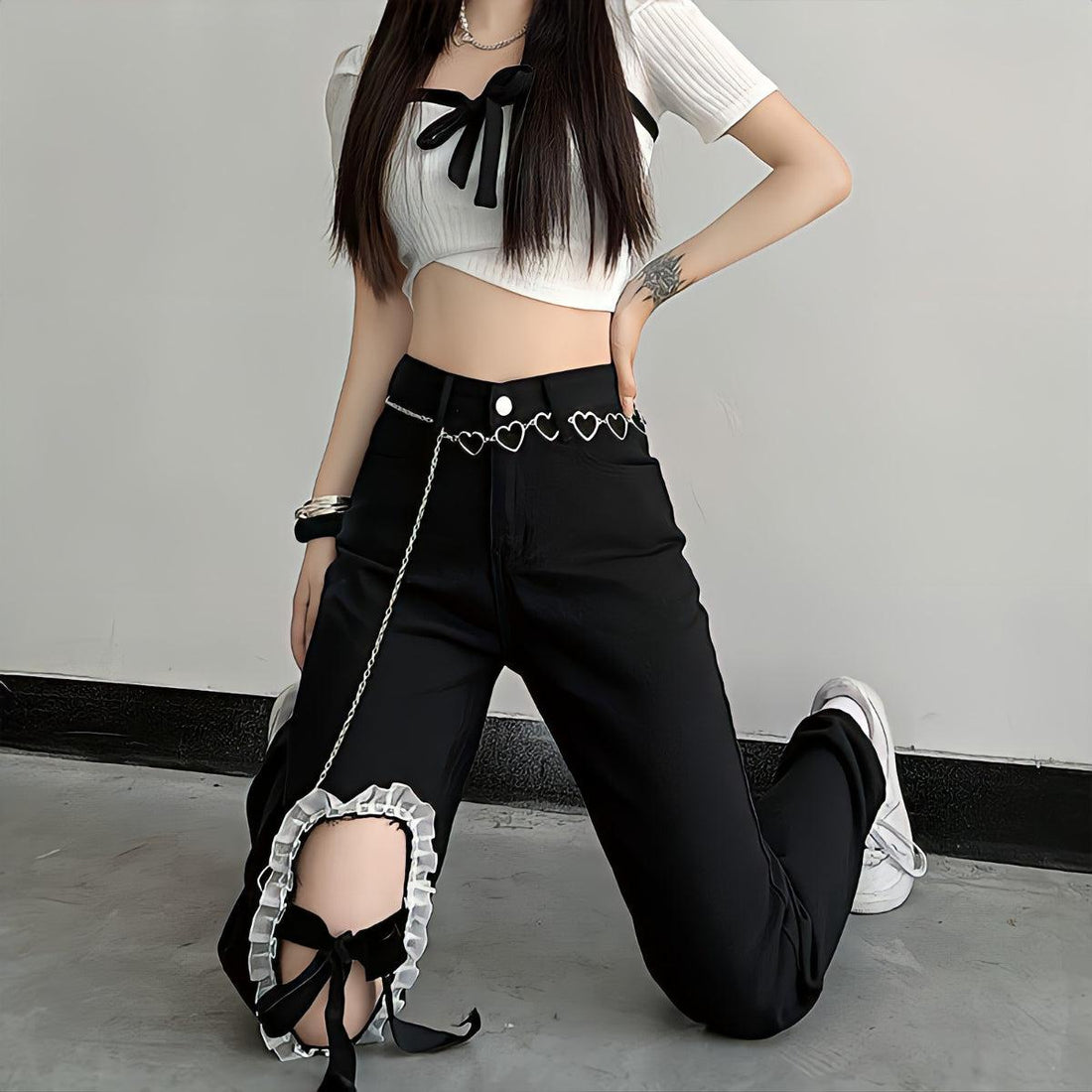 Lace Up Knee Washed Jeans - KAYSMAR