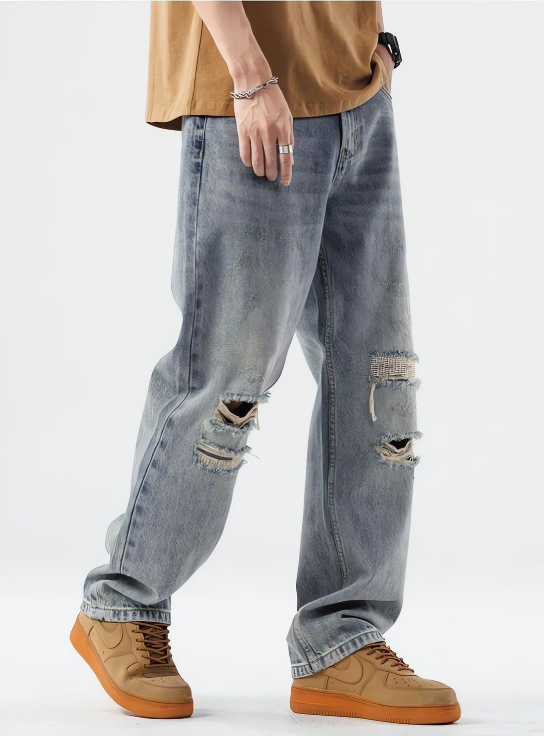 Light Wash Distressed Knee Jeans - KAYSMAR