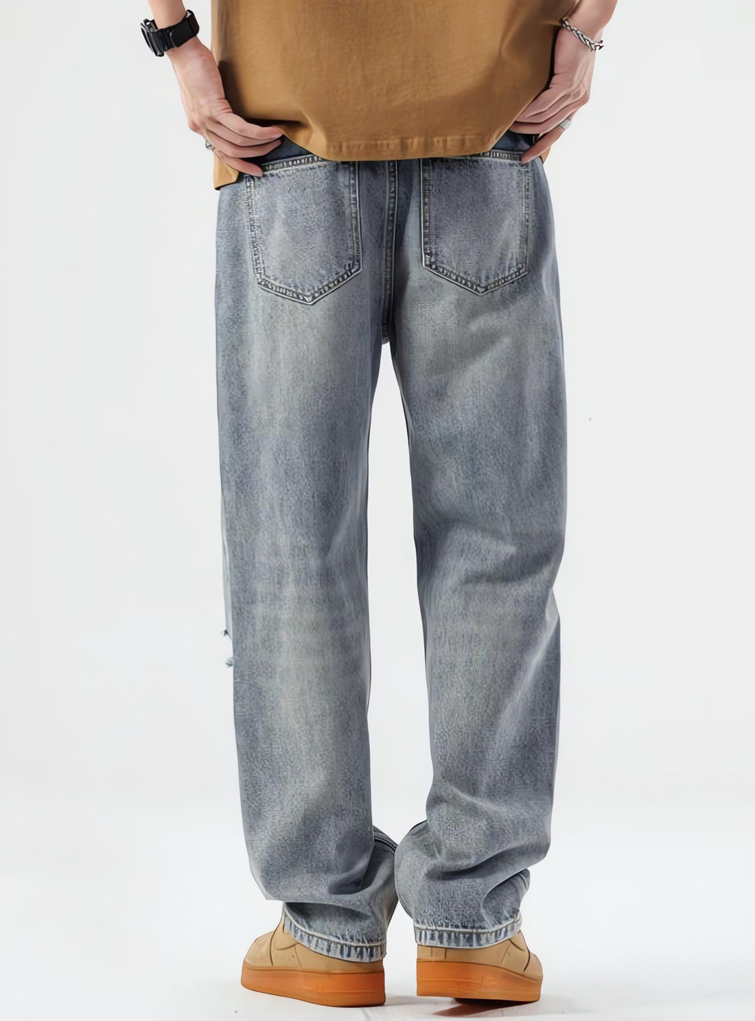 Light Wash Distressed Knee Jeans - KAYSMAR
