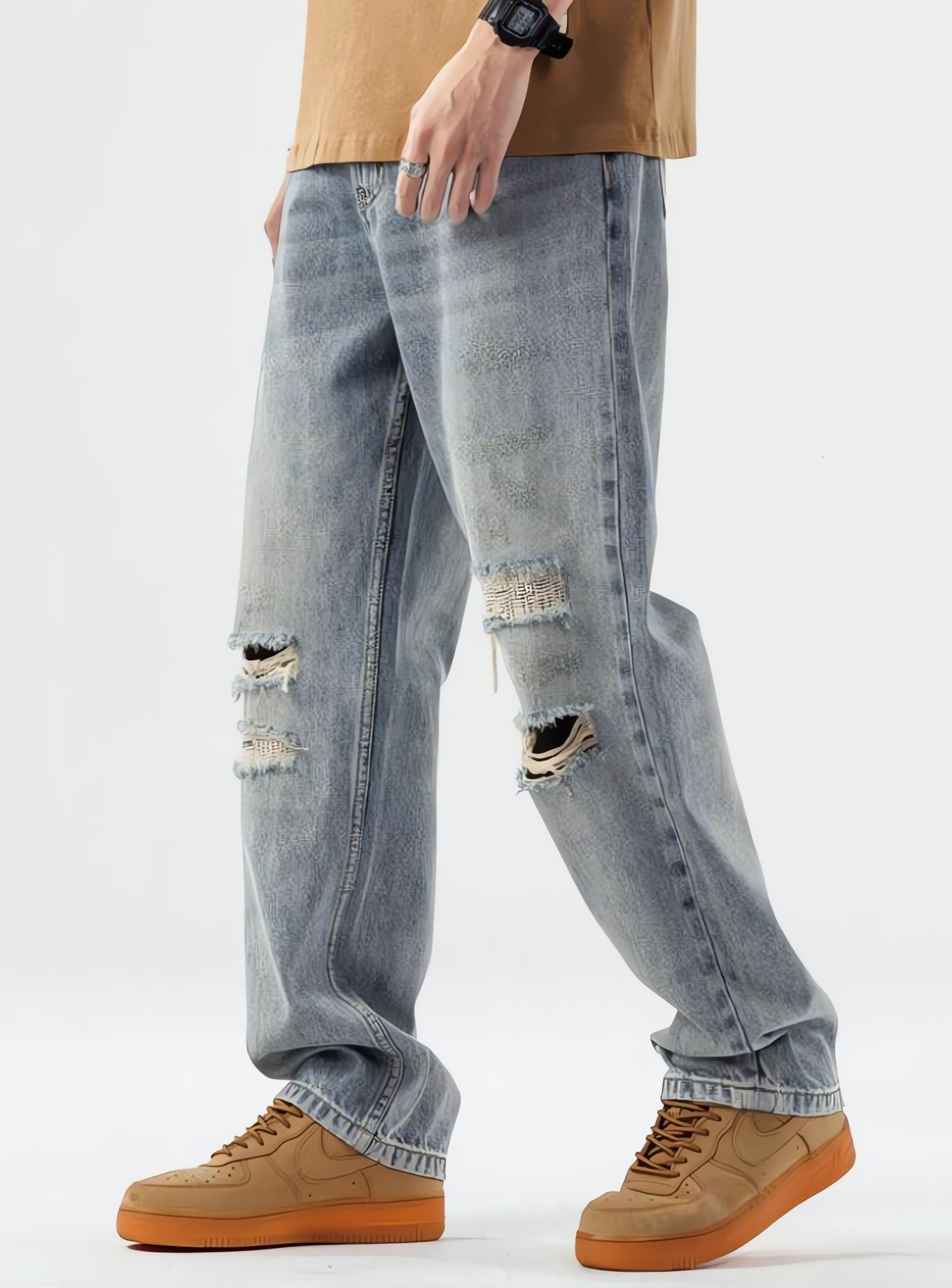 Light Wash Distressed Knee Jeans - KAYSMAR