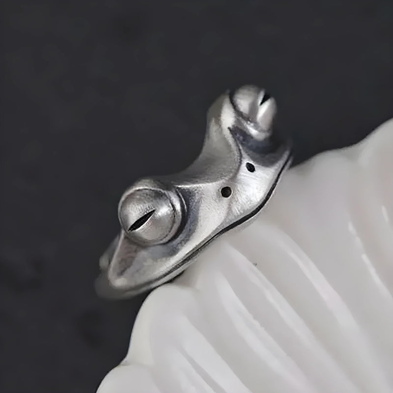 Sleeping Frog Ring - KAYSMAR