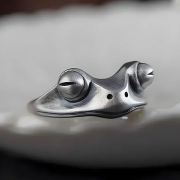Sleeping Frog Ring - KAYSMAR