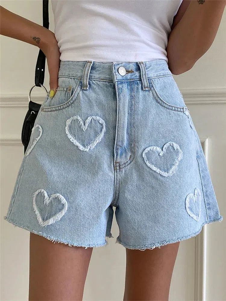 Soft Girl Heart Patch Denim Shorts - KAYSMAR