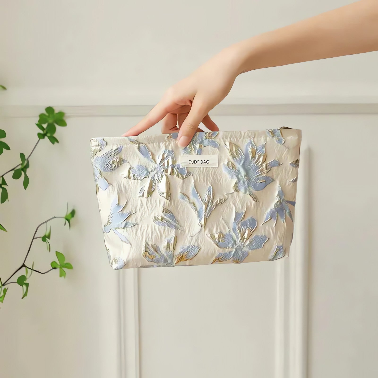 Soft Girl Gold Flower Makeup Bag - KAYSMAR