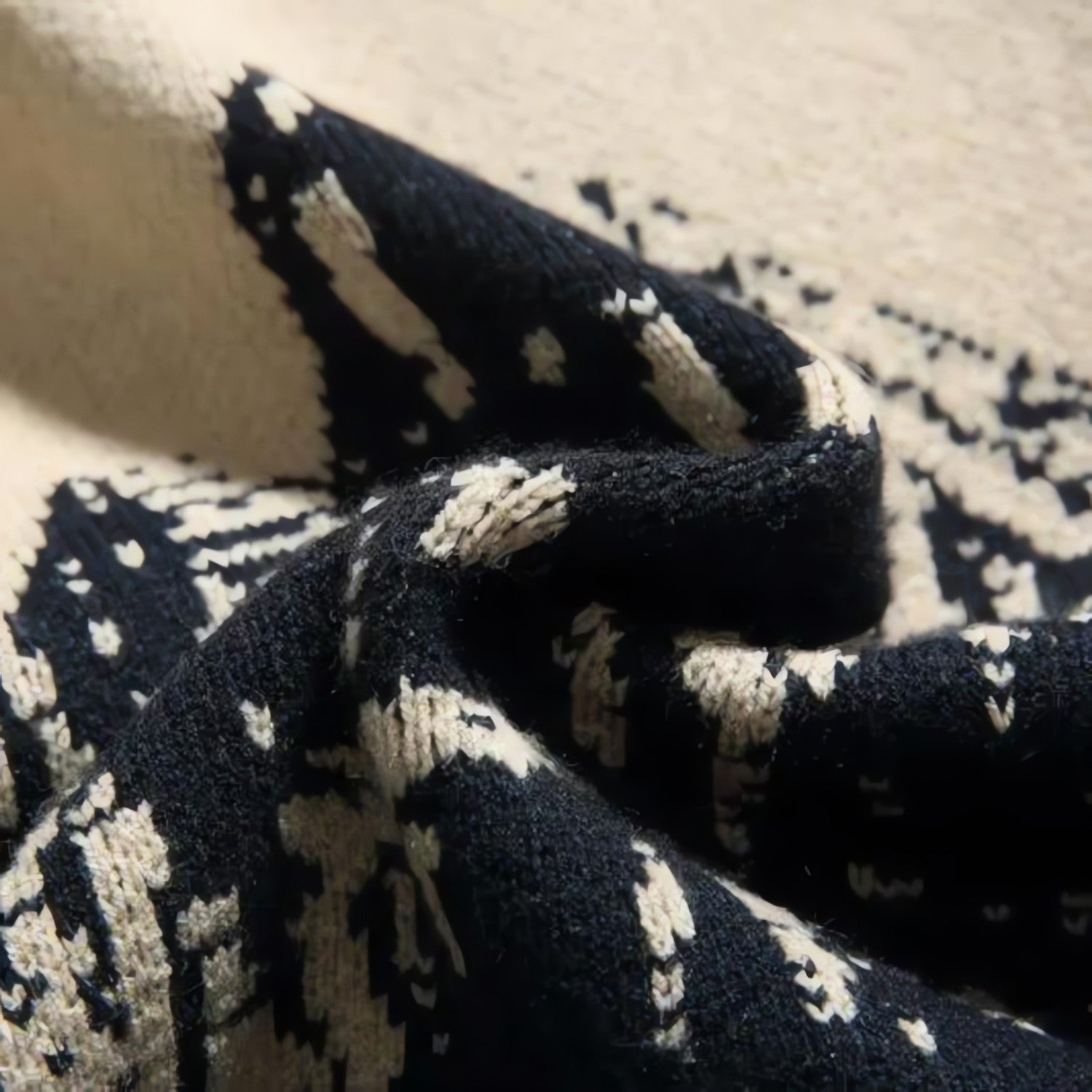 Vintage Mountain Knitted Sweater - KAYSMAR