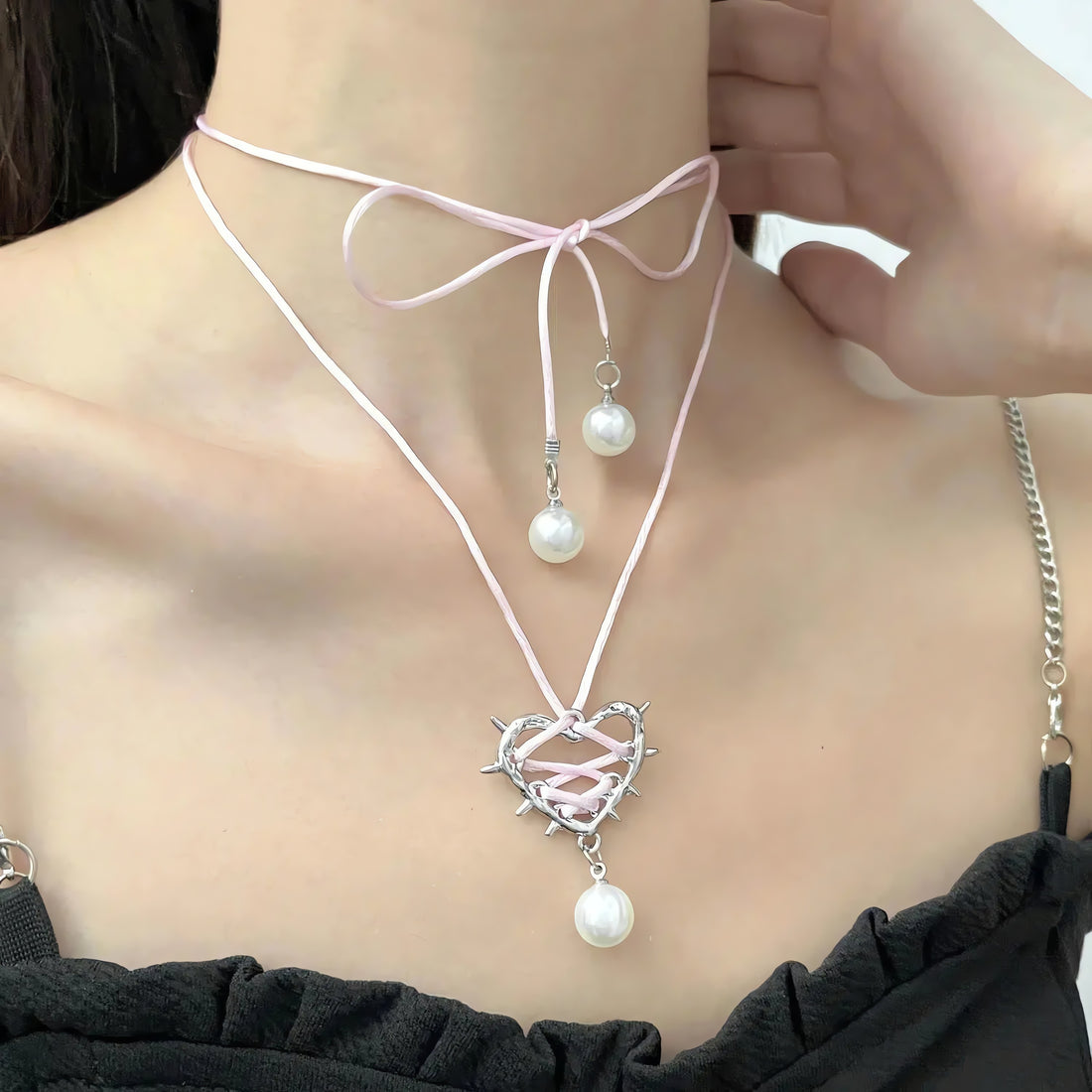Y2K Coquette Barbed Heart Bow Tie Necklace - KAYSMAR